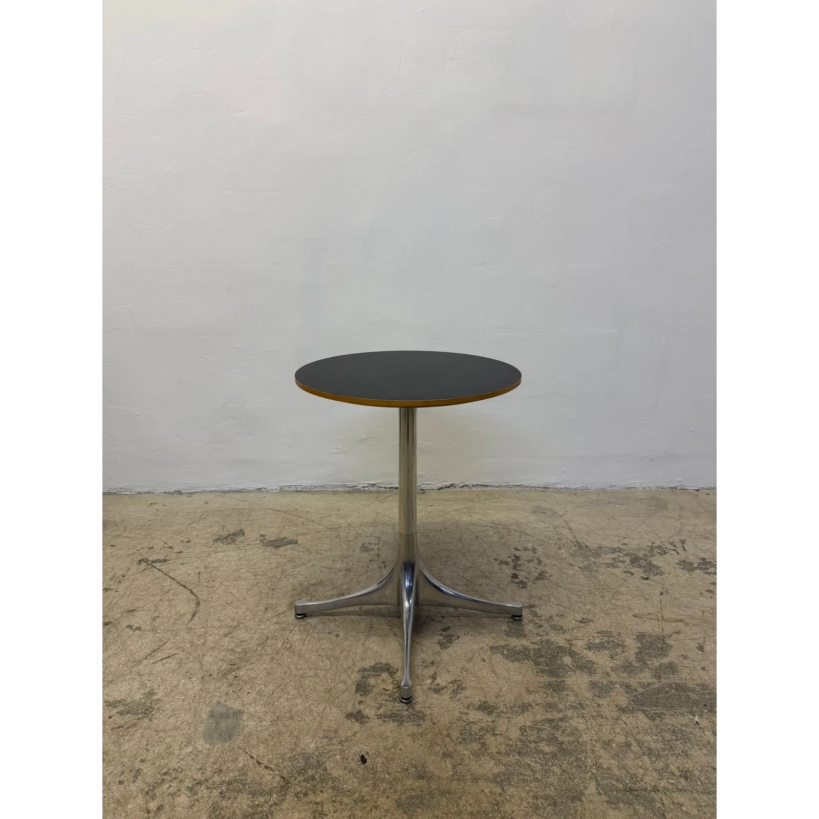 nelson-pedestal-table-by-george-nelson-for-herman-miller-2013
