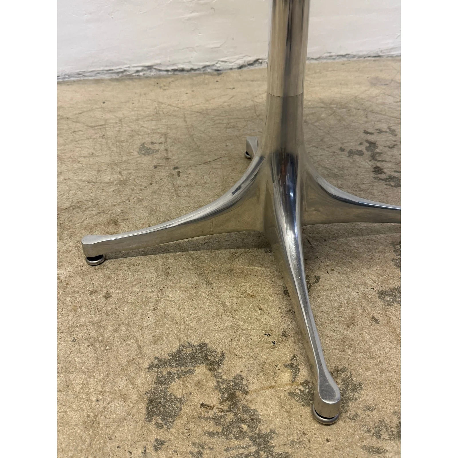 nelson-pedestal-table-by-george-nelson-for-herman-miller-8474