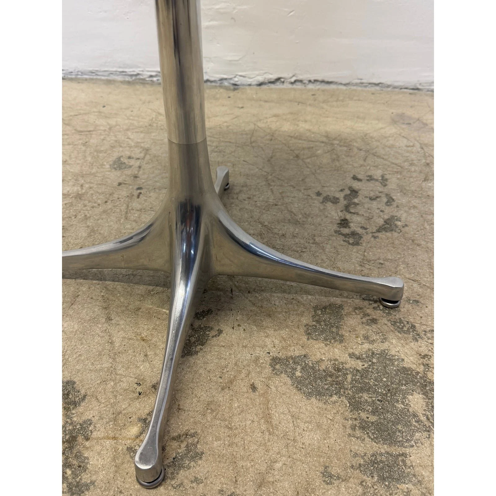 nelson-pedestal-table-by-george-nelson-for-herman-miller-7200