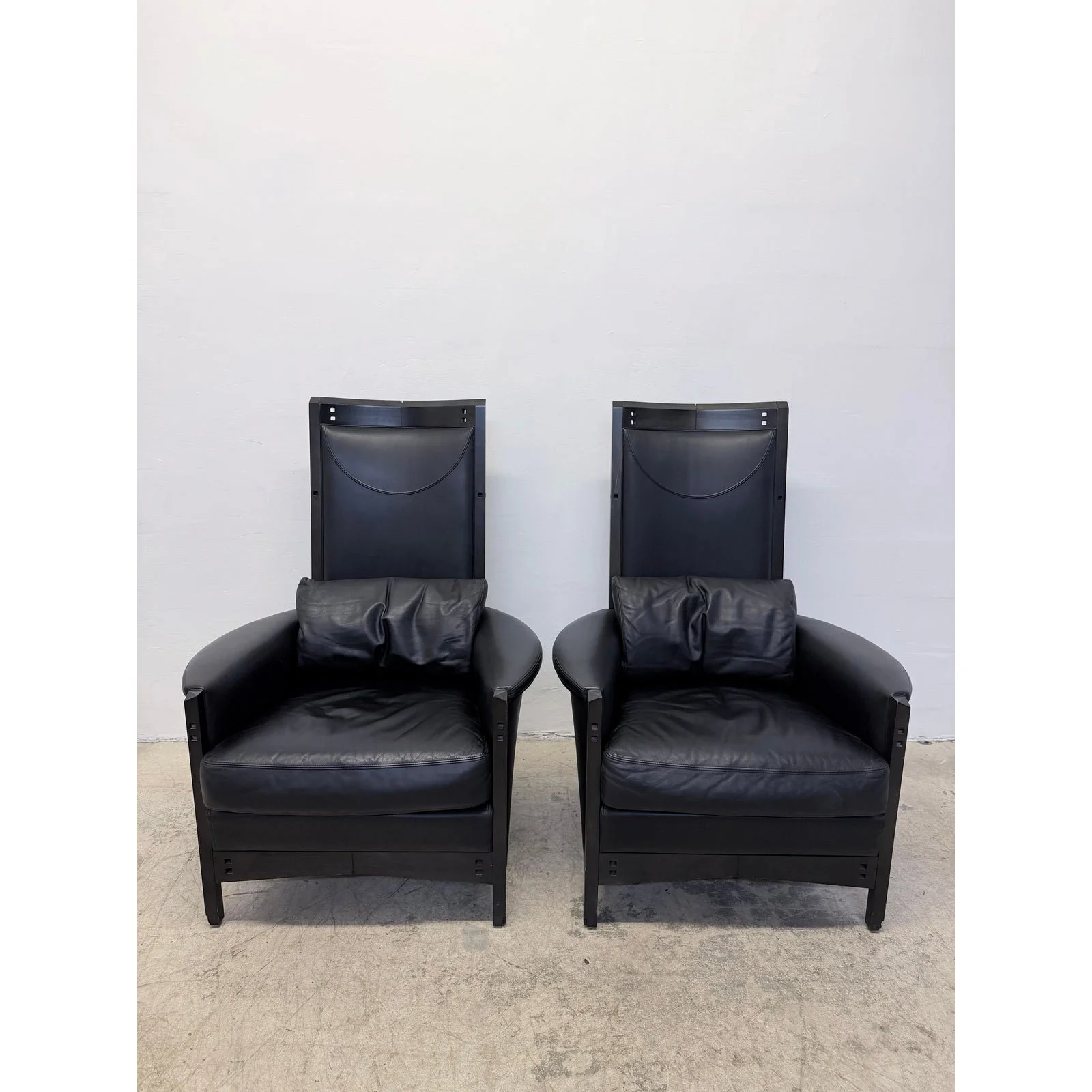 umberto-asnago-black-leather-peggy-lounge-chairs-for-georgetti-1990s-a-pair-9711