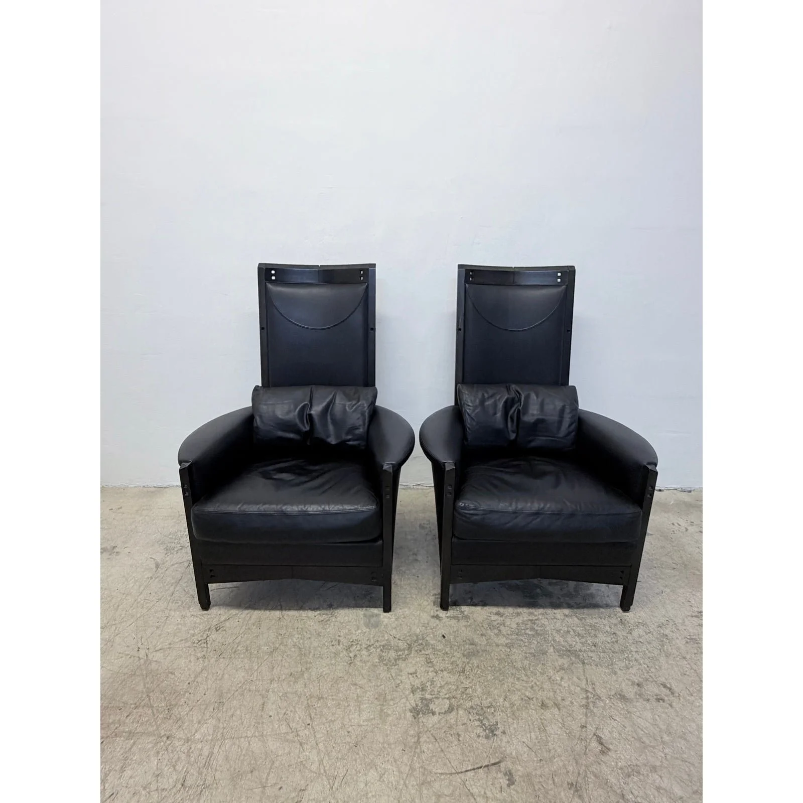 umberto-asnago-black-leather-peggy-lounge-chairs-for-georgetti-1990s-a-pair-4064