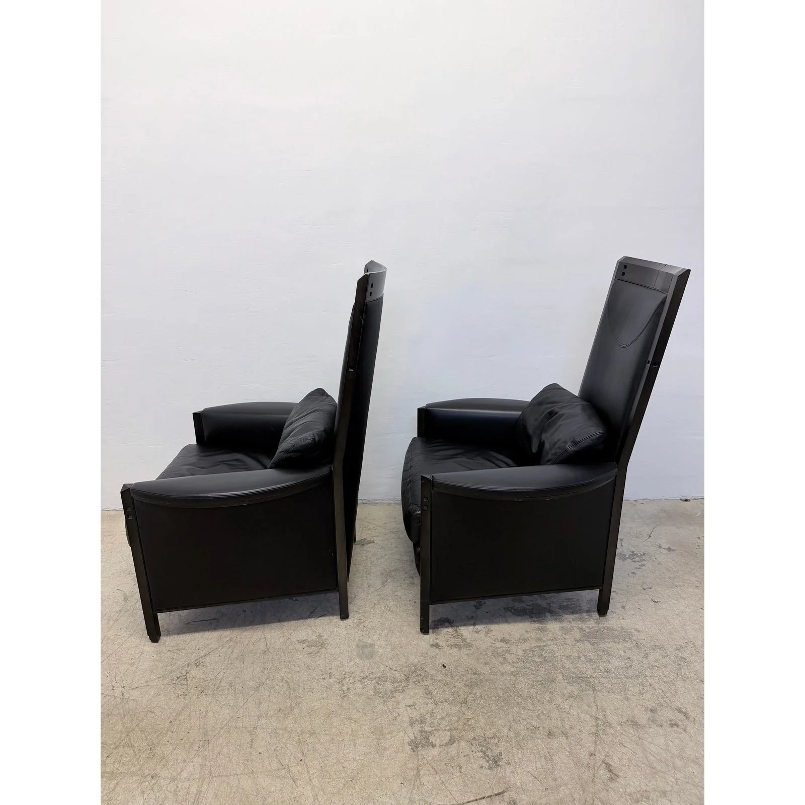 umberto-asnago-black-leather-peggy-lounge-chairs-for-georgetti-1990s-a-pair-7970