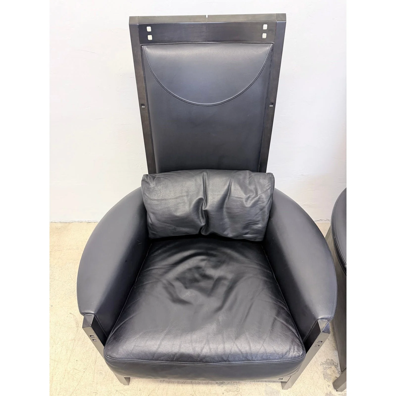 umberto-asnago-black-leather-peggy-lounge-chairs-for-georgetti-1990