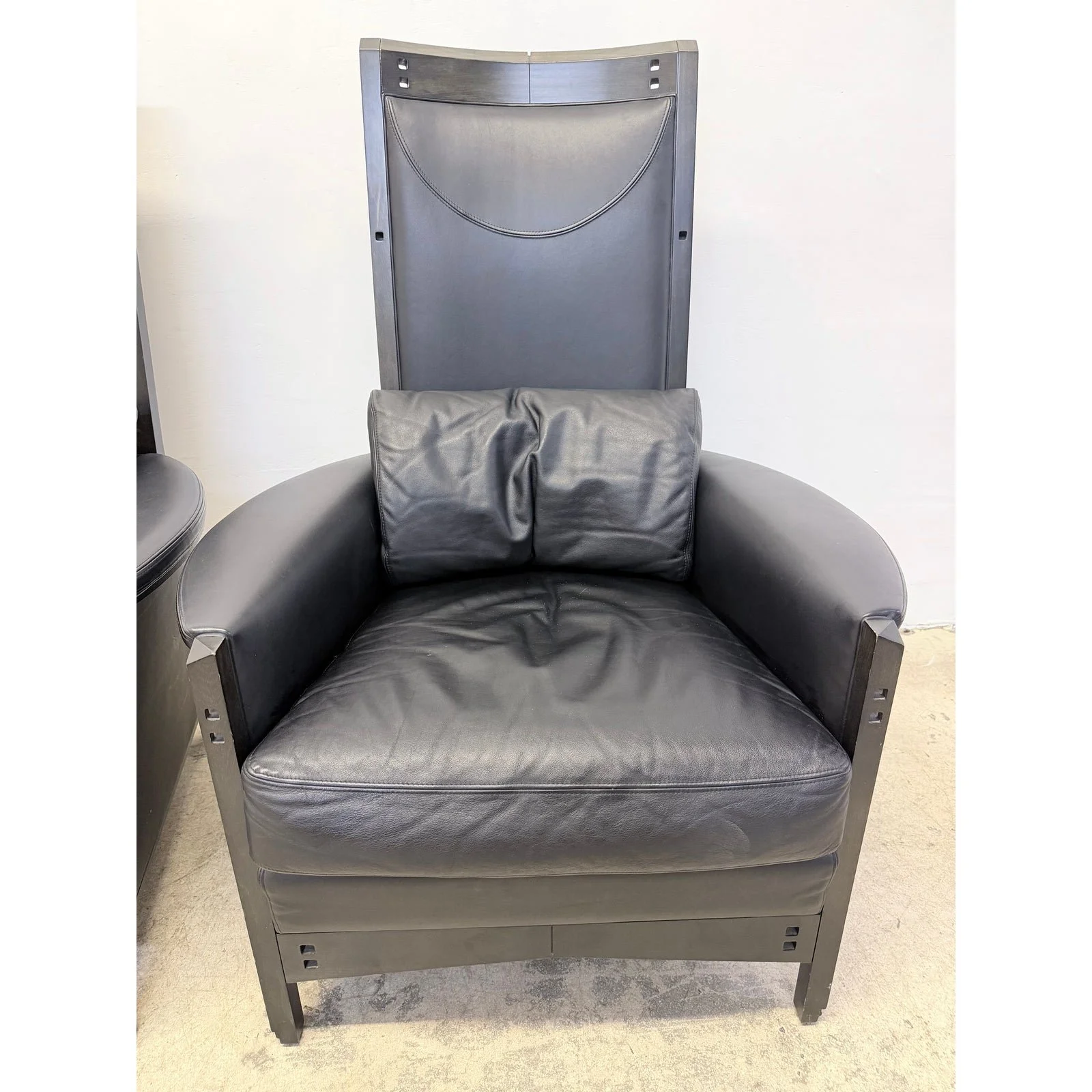 umberto-asnago-black-leather-peggy-lounge-chairs-for-georgetti-1990