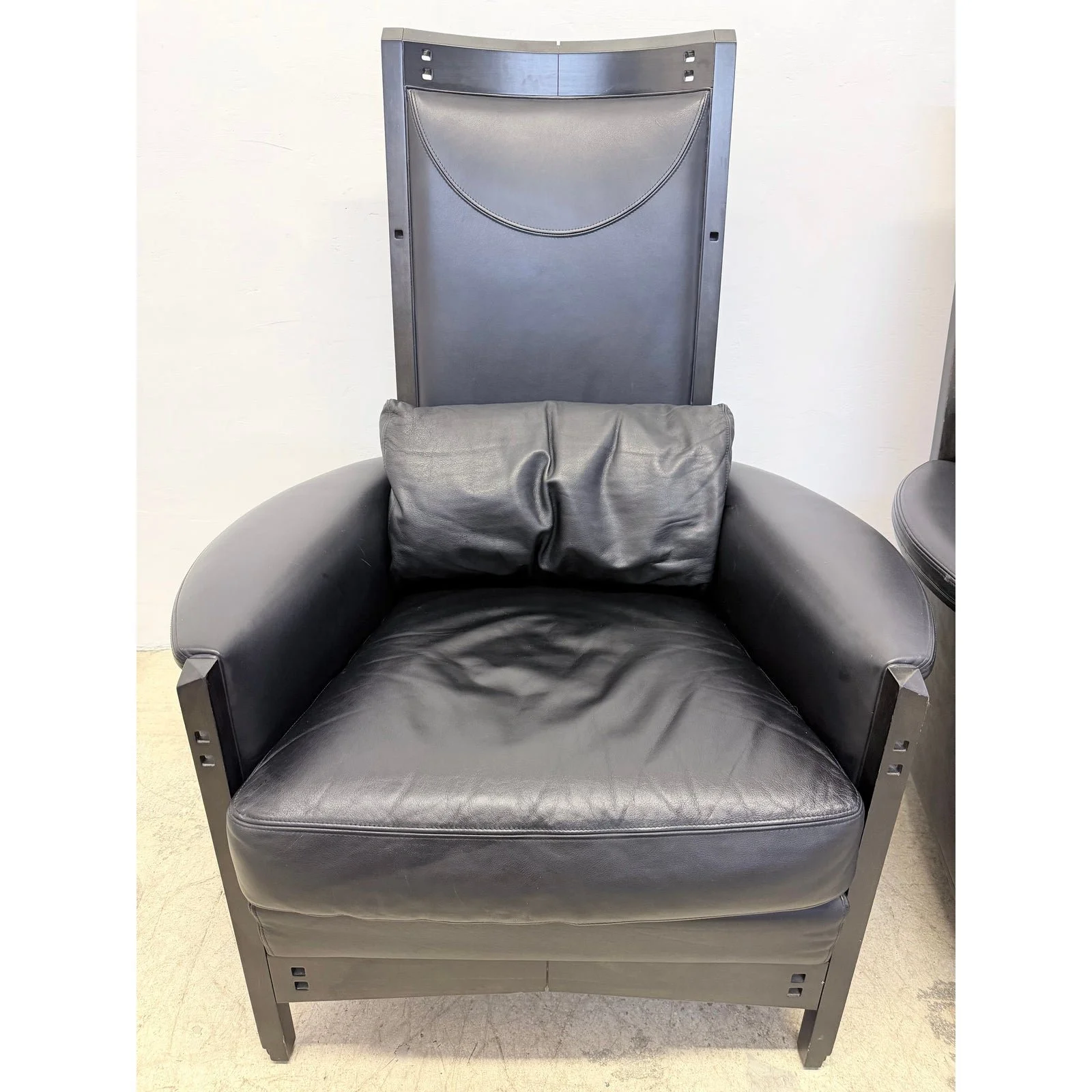umberto-asnago-black-leather-peggy-lounge-chairs-for-georgetti-1990