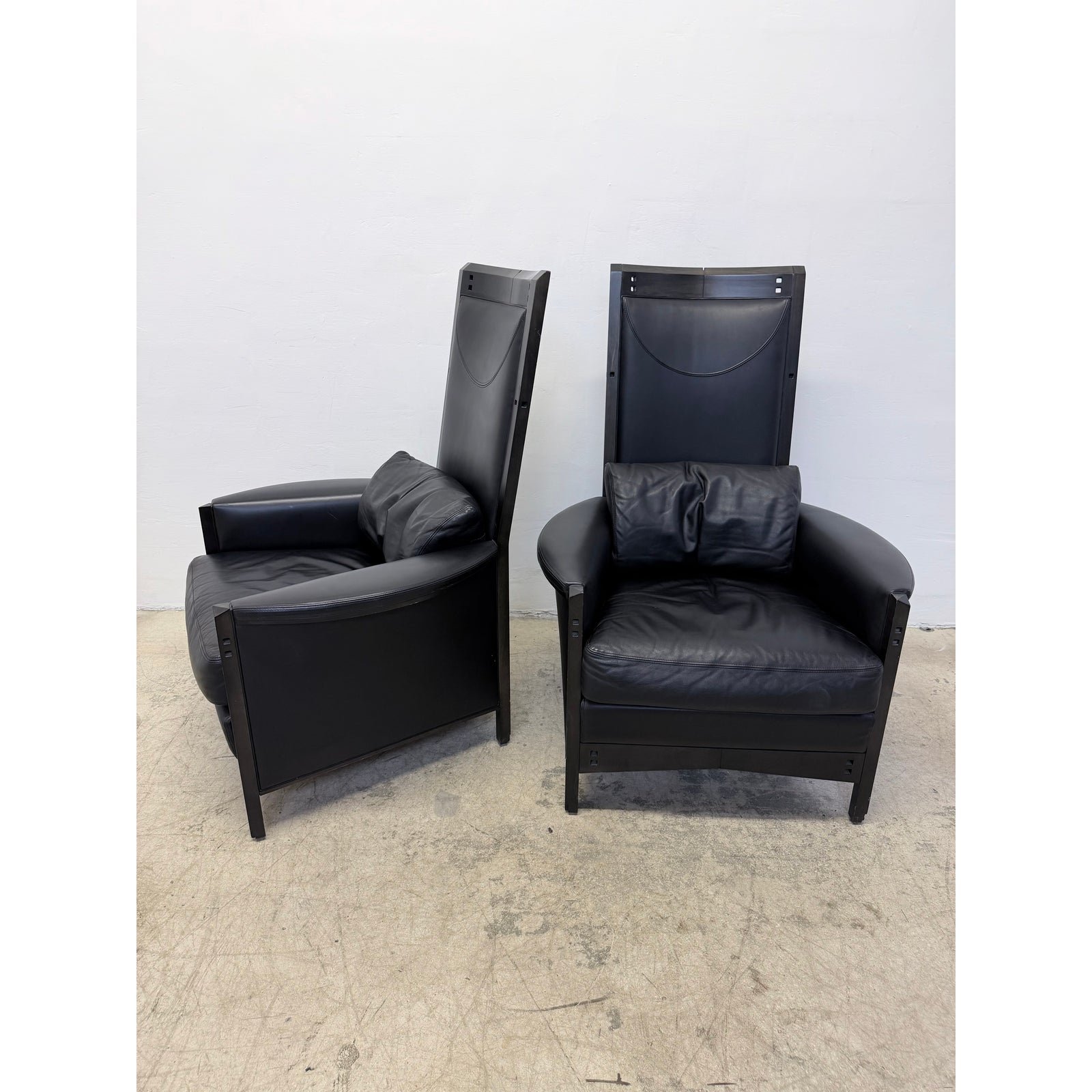 umberto-asnago-black-leather-peggy-lounge-chairs-for-georgetti-1990