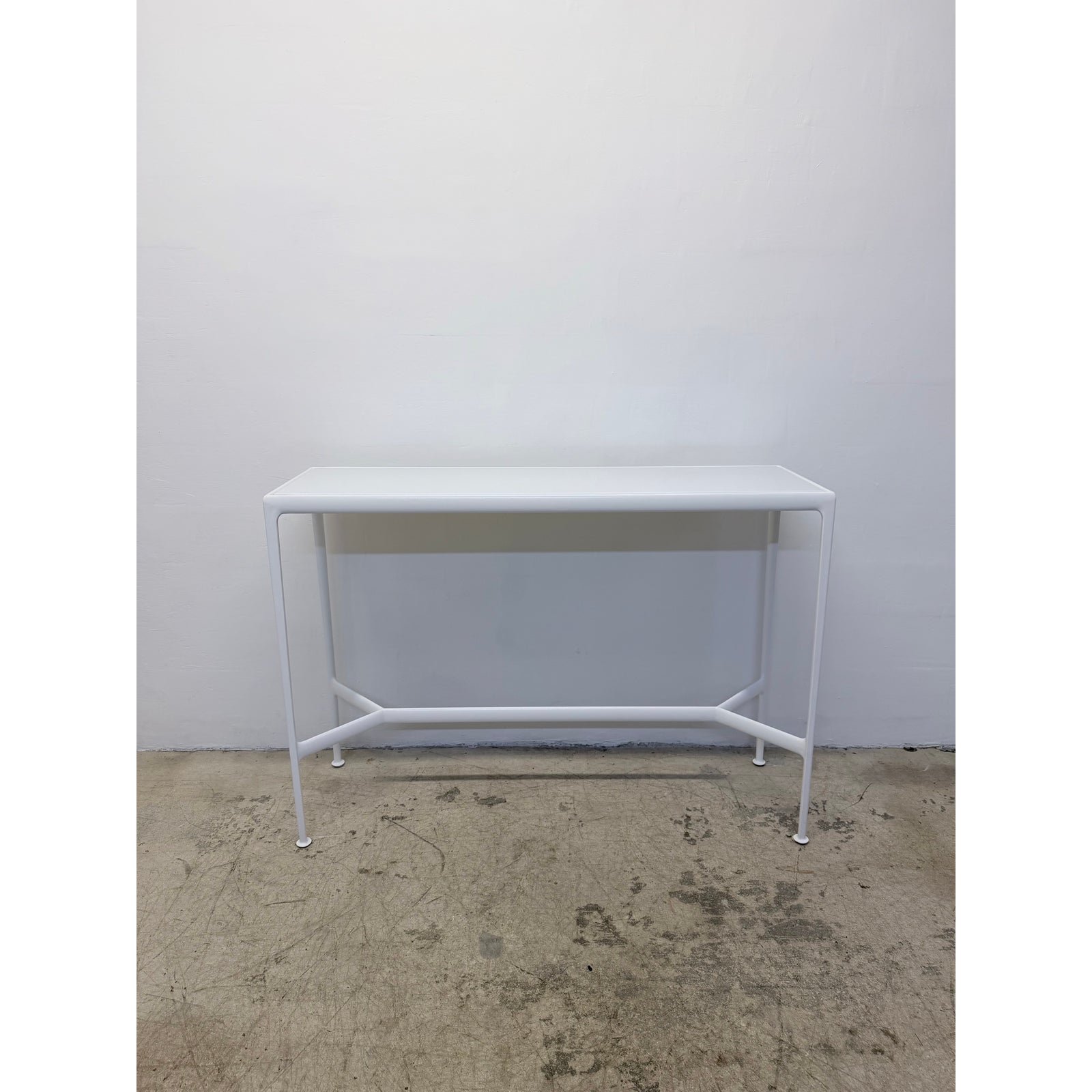 richard-schultz-white-porcelain-1966-collection-outdoor-high-table-for-knoll-4773