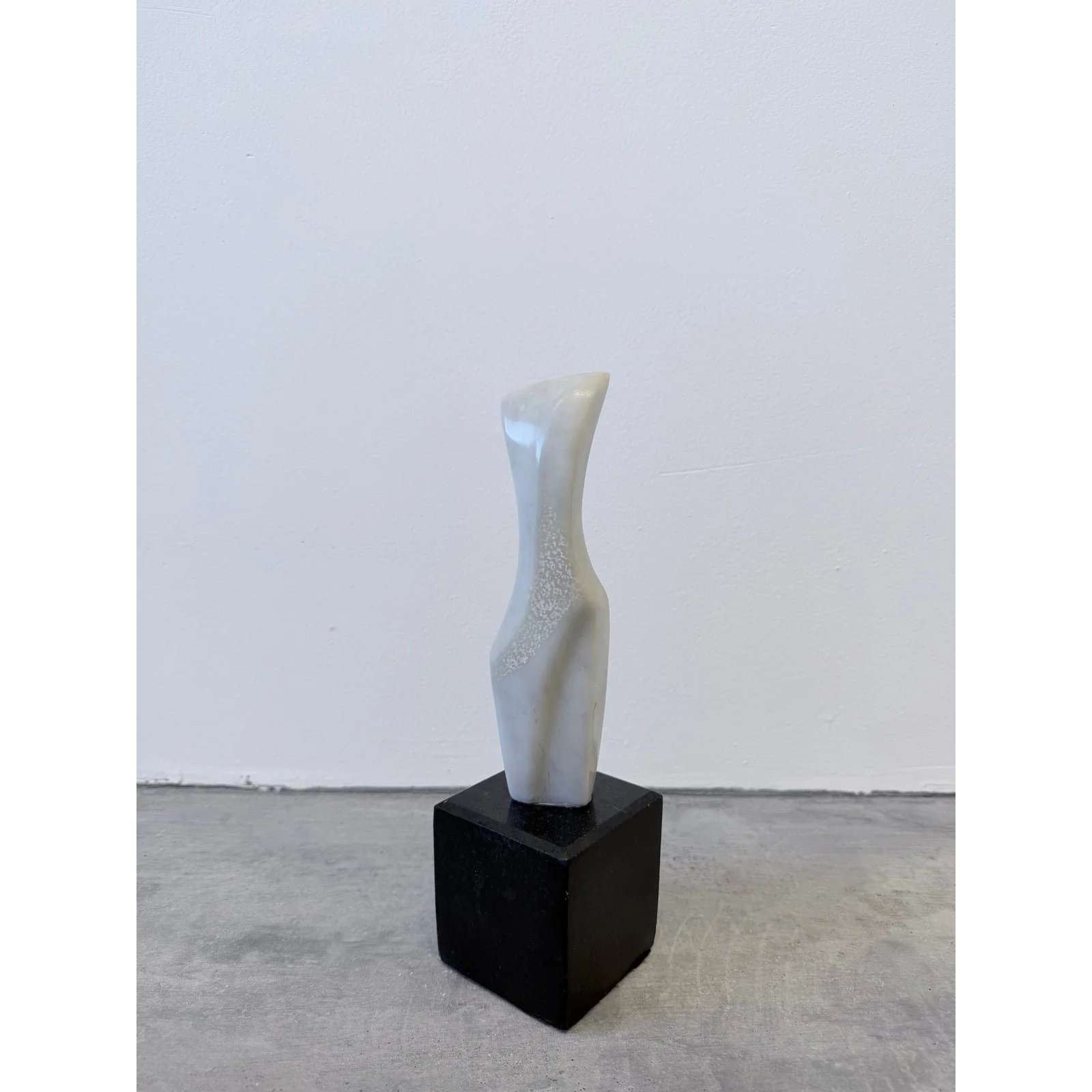 fatima-fontes-abstract-carrara-marble-sculpture-on-granite-base-brazil-1990s-3097