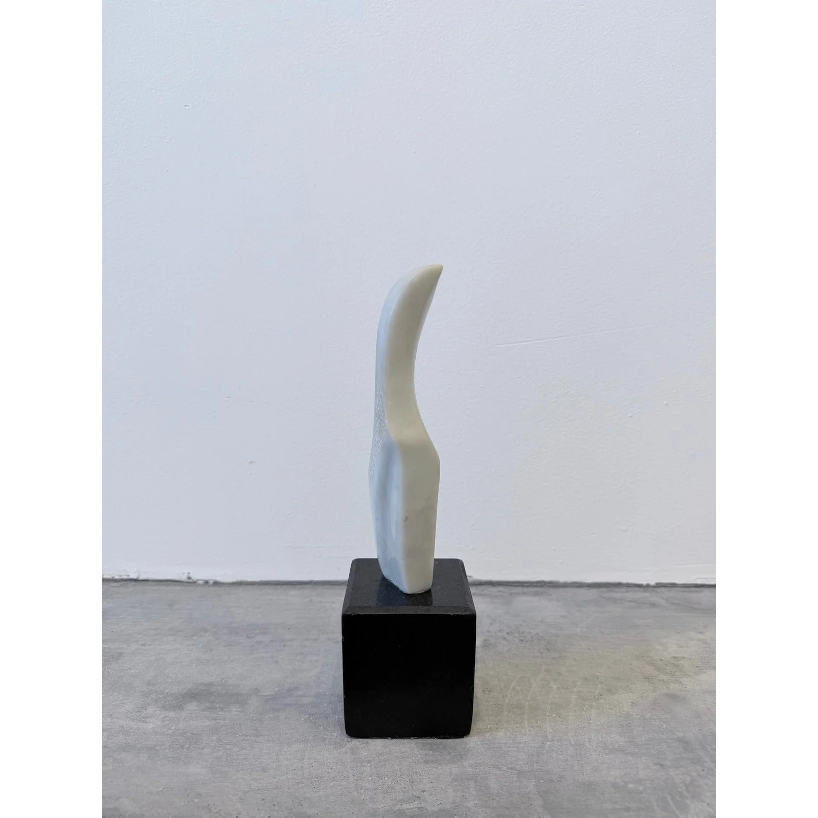 fatima-fontes-abstract-carrara-marble-sculpture-on-granite-base-brazil-1990s-5960