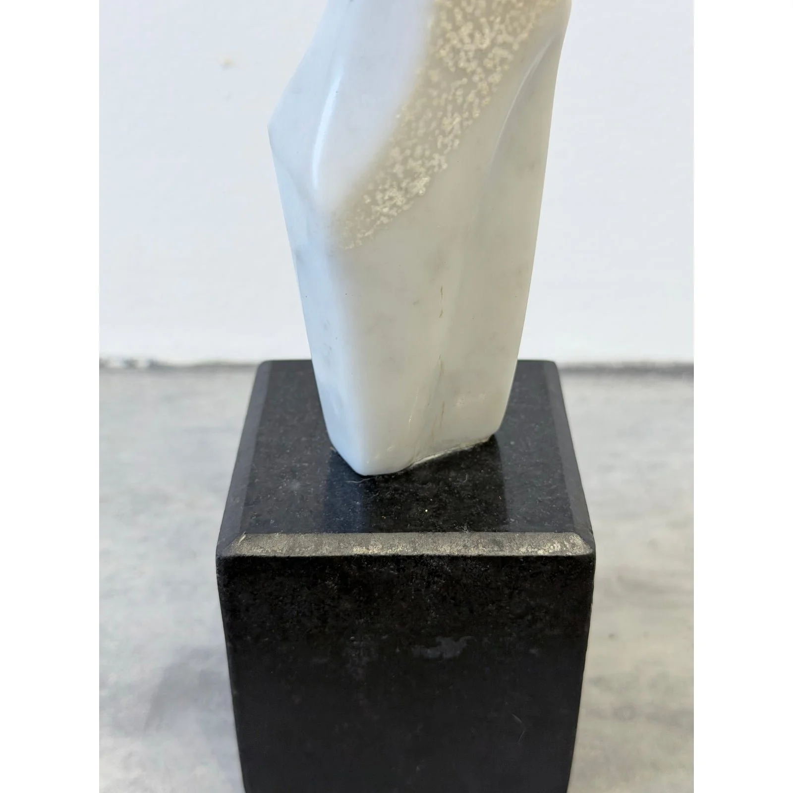 fatima-fontes-abstract-carrara-marble-sculpture-on-granite-base-brazil-1990s-1438