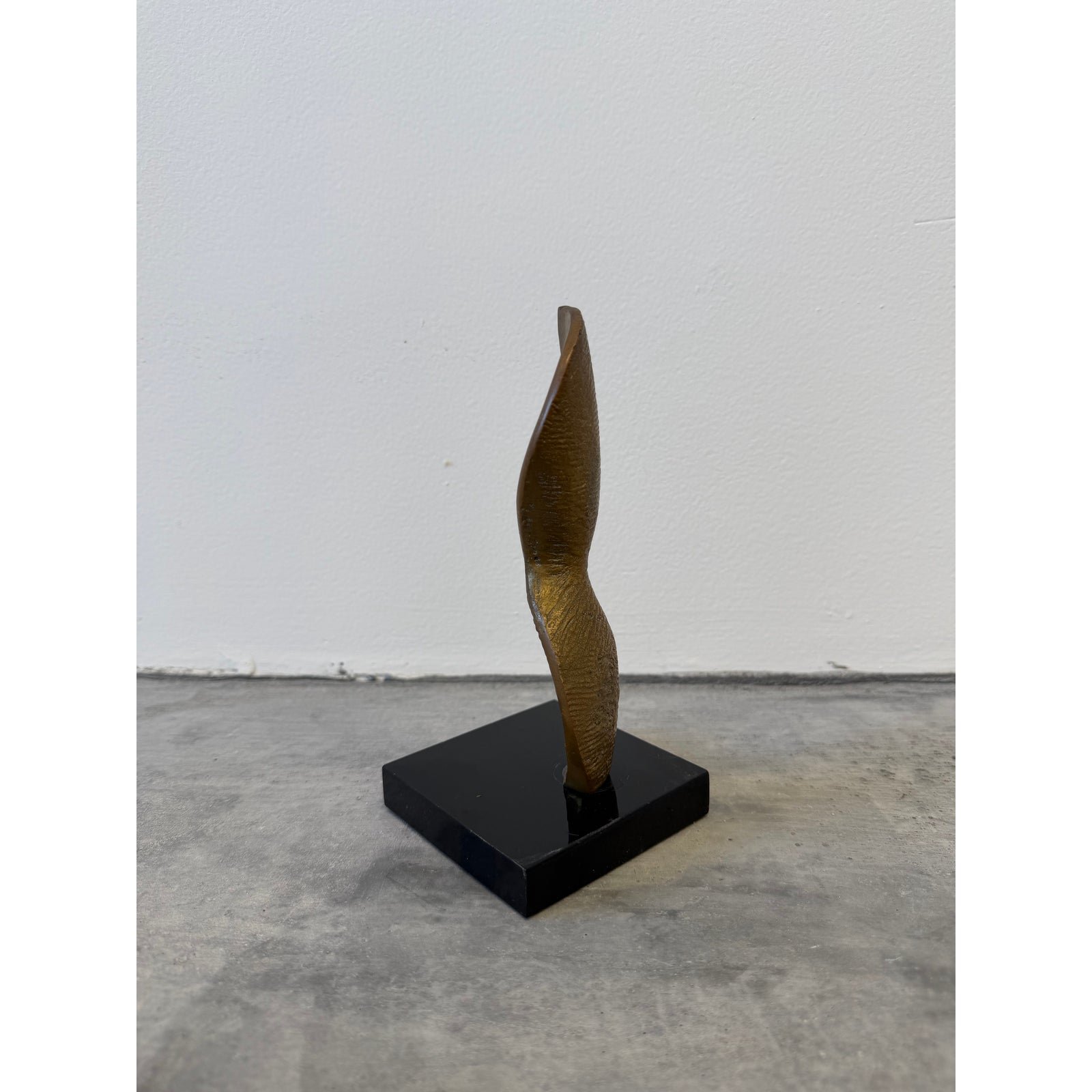 brazilian-modern-bronze-sculpture-on-black-acrylic-base-1990s-2582
