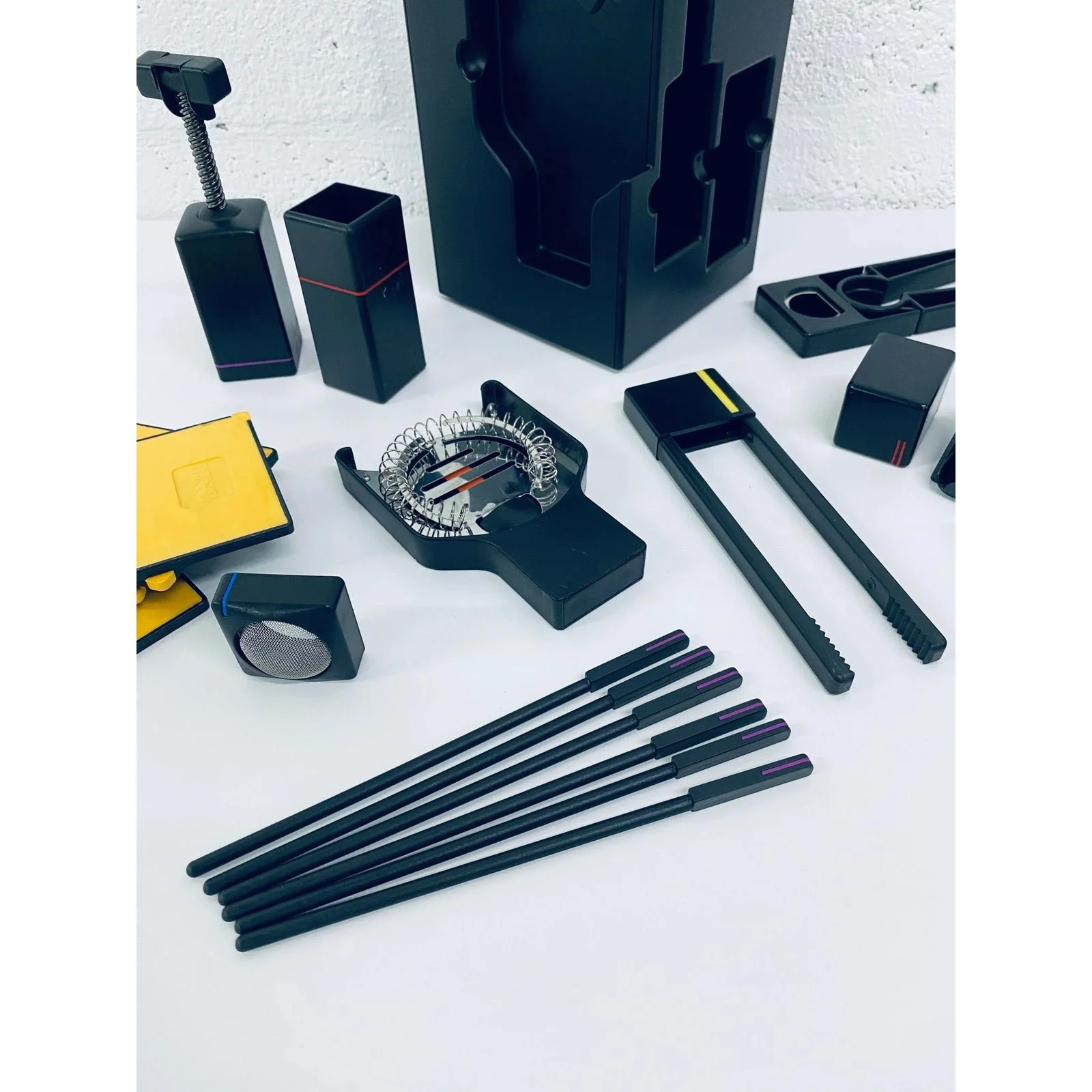 postmodern-rotating-cocktail-bar-mixing-kit-by-msc-usa-6376