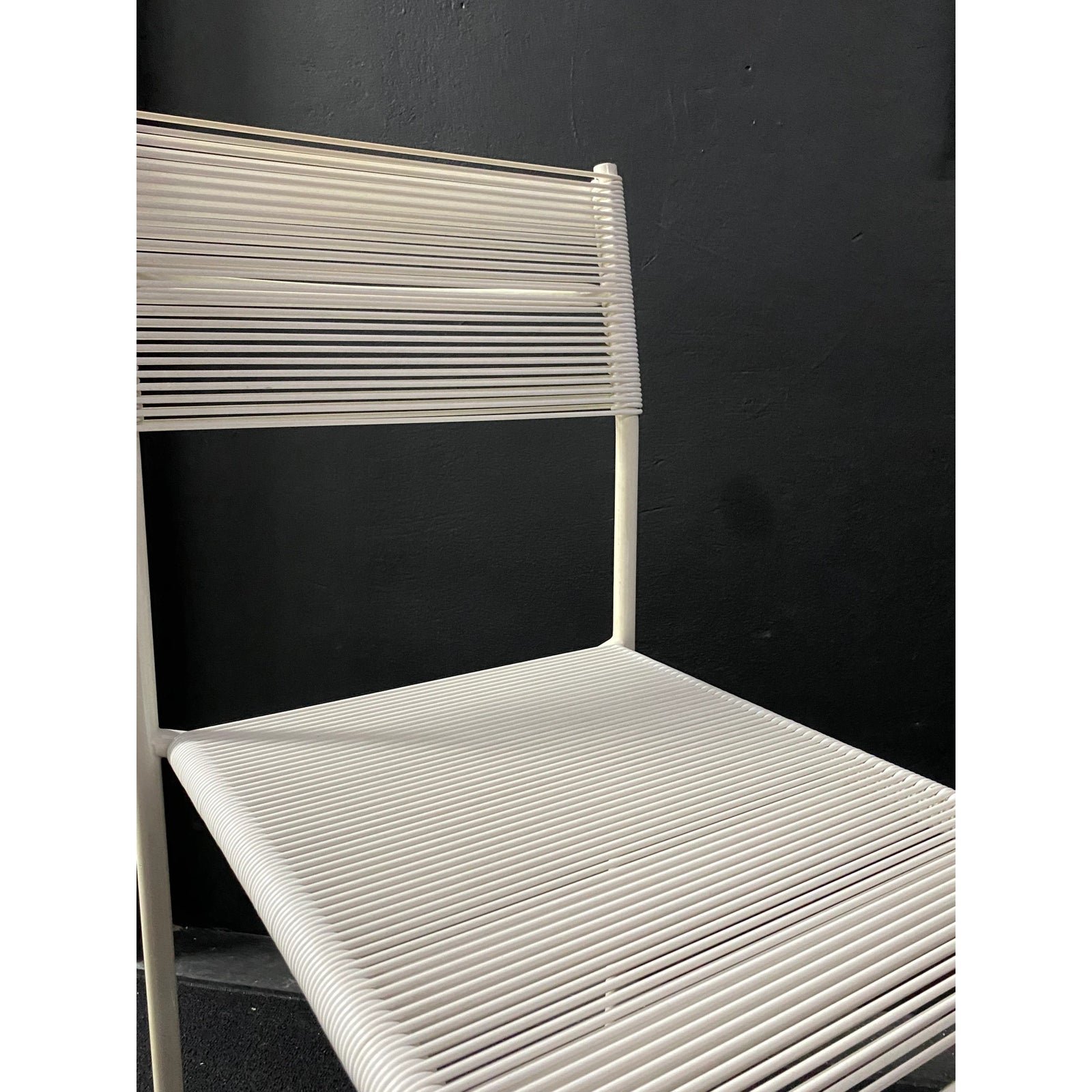 giandomenico-belotti-white-spaghetti-chair-for-alias-italy-1980s-1032