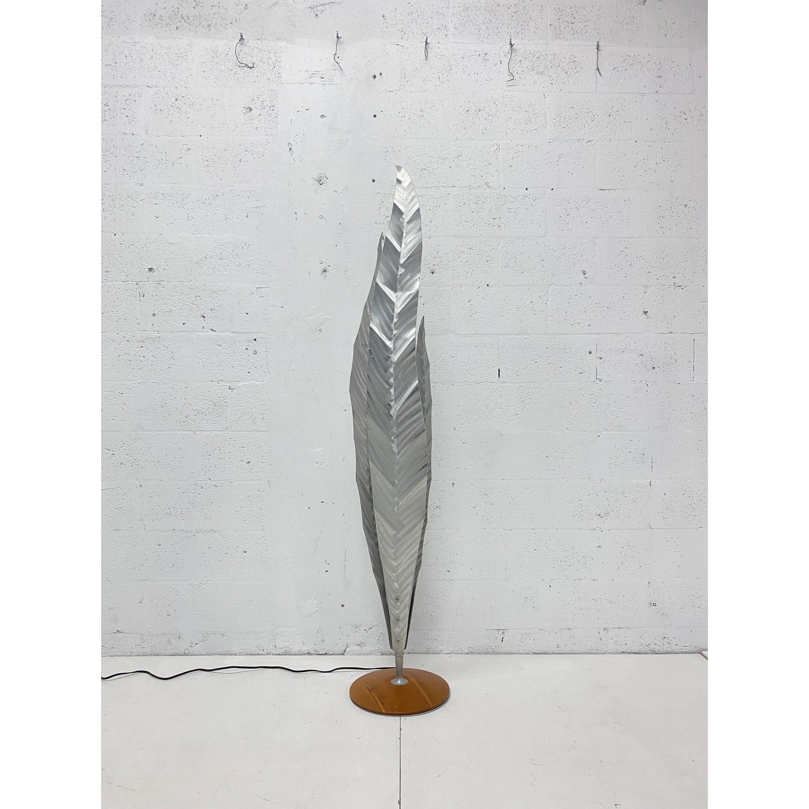 franco-zavarise-aloe-piantana-hand-crafted-aluminum-floor-lamp-for-zava-luca-8311