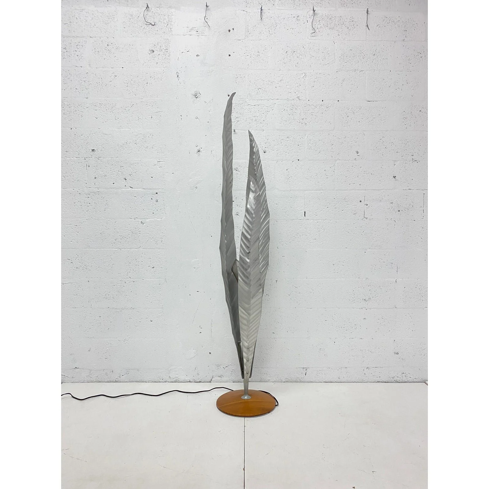 franco-zavarise-aloe-piantana-hand-crafted-aluminum-floor-lamp-for-zava-luca-5801