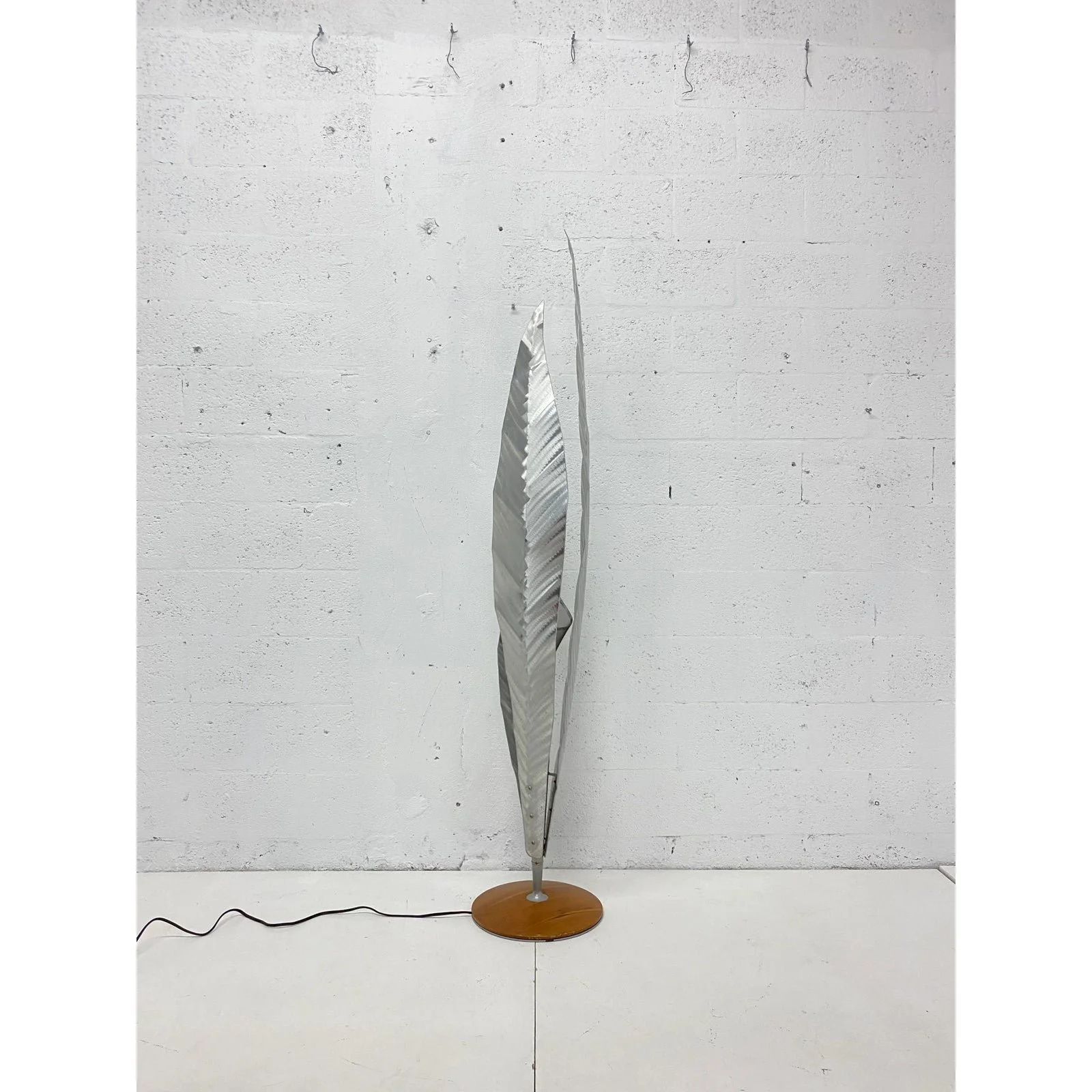 franco-zavarise-aloe-piantana-hand-crafted-aluminum-floor-lamp-for-zava-luca-5466