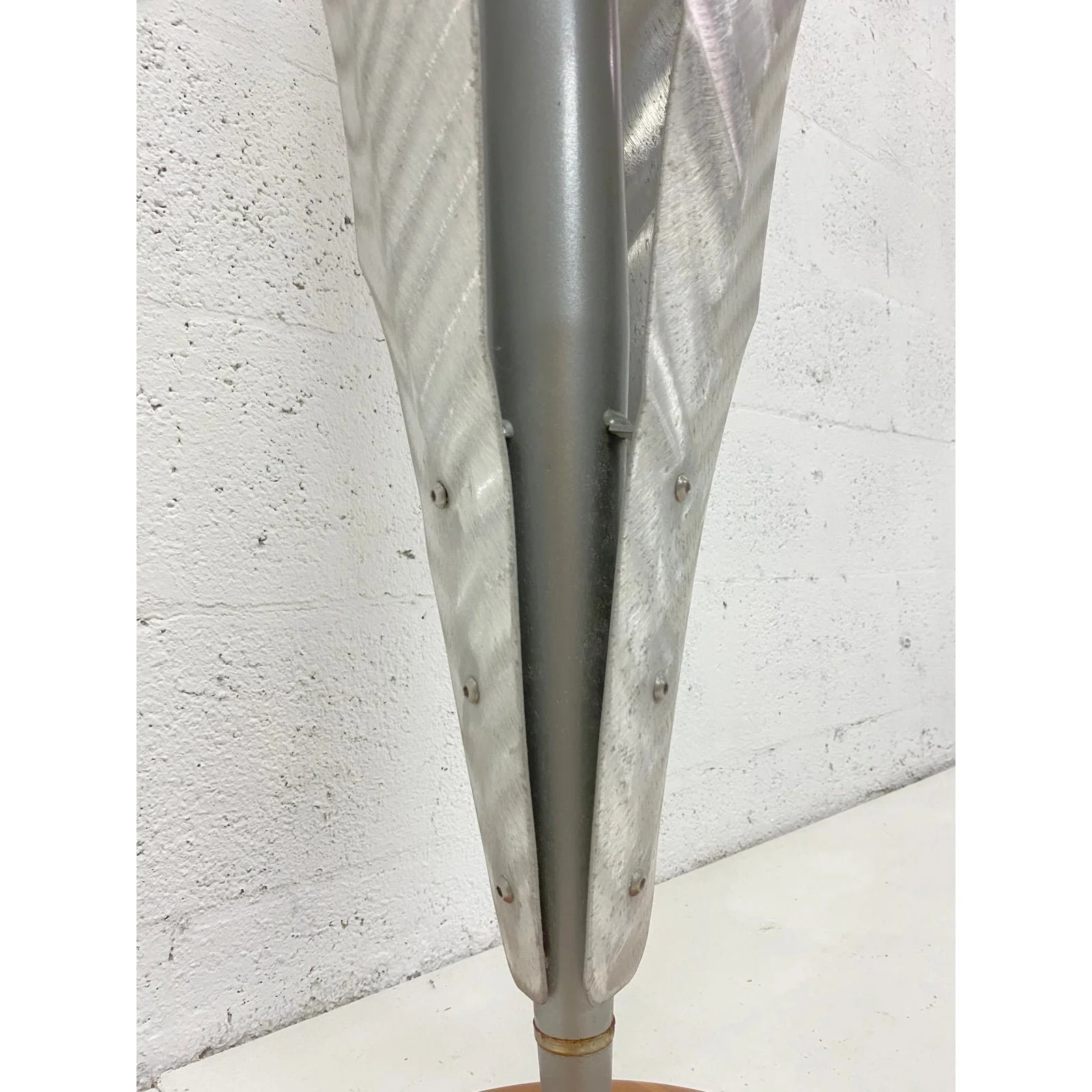franco-zavarise-aloe-piantana-hand-crafted-aluminum-floor-lamp-for-zava-luca-9431