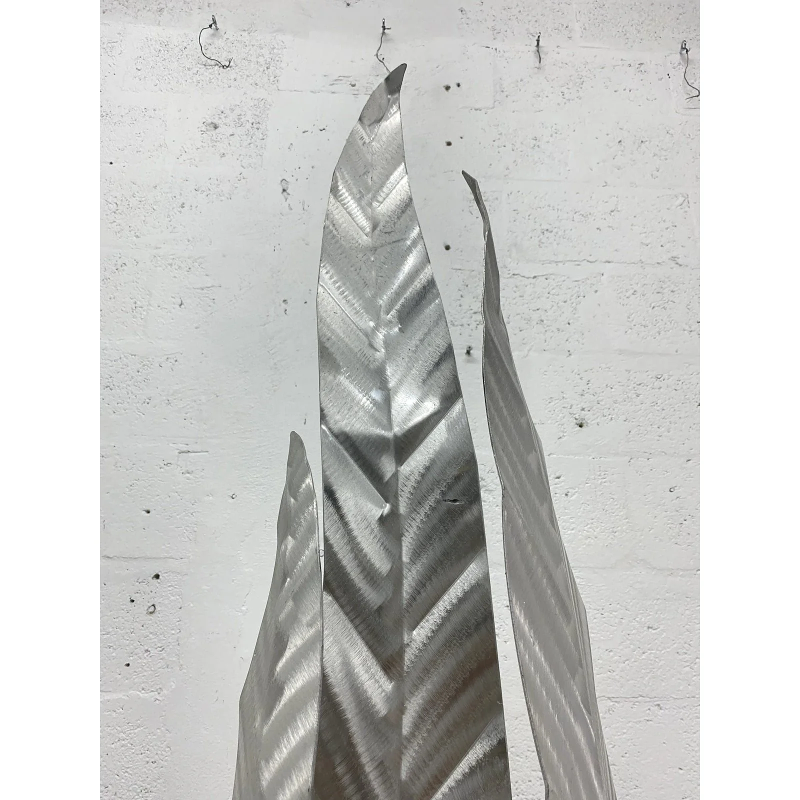 franco-zavarise-aloe-piantana-hand-crafted-aluminum-floor-lamp-for-zava-luca-8081