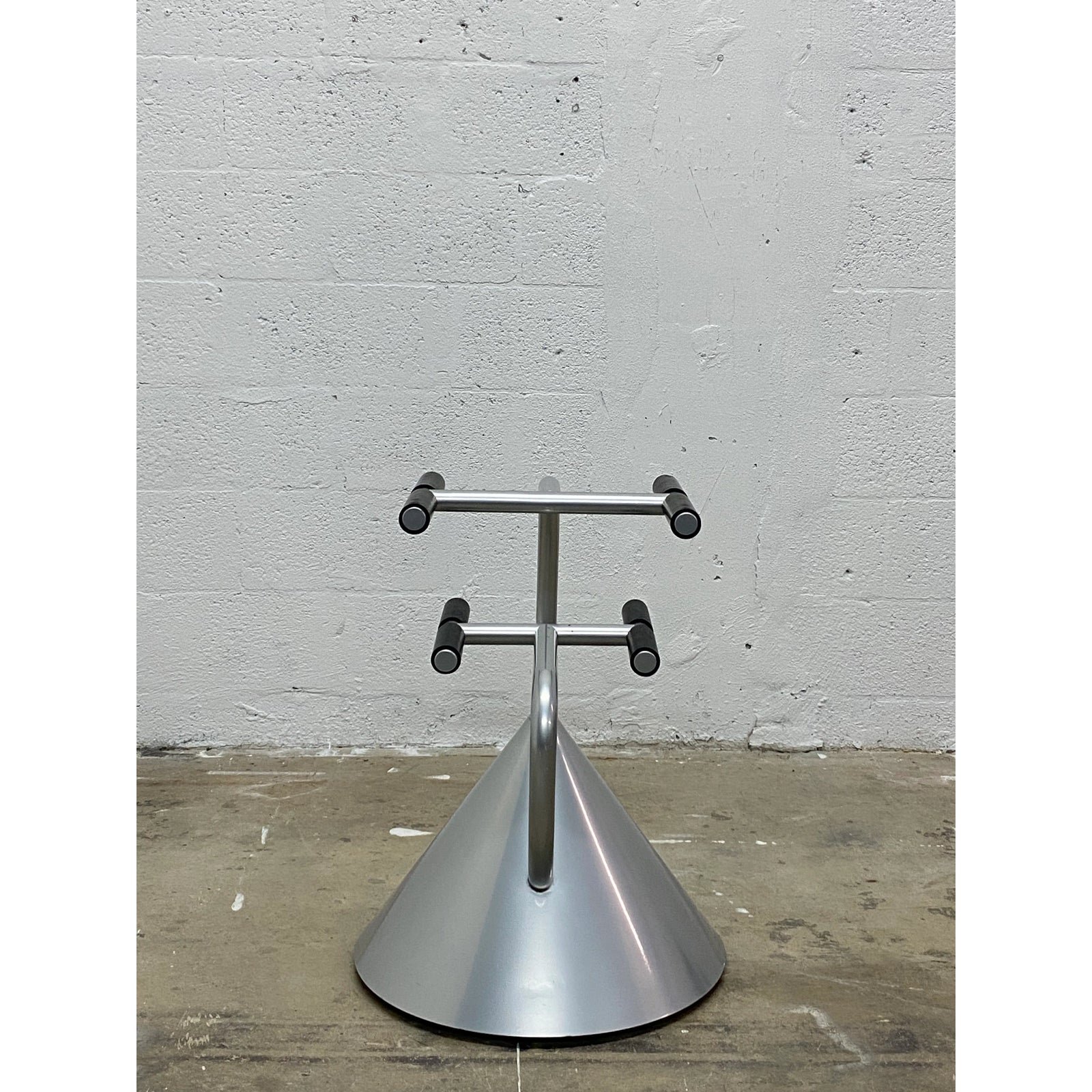 ron-arad-postmodern-hotel-zeus-tv-stand-for-zeus-milano-italy-1980s-1174