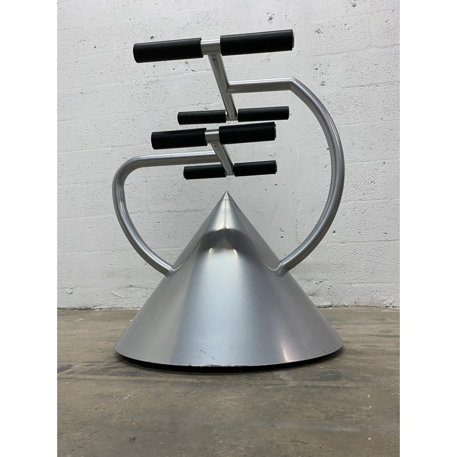 ron-arad-postmodern-hotel-zeus-tv-stand-for-zeus-milano-italy-1980