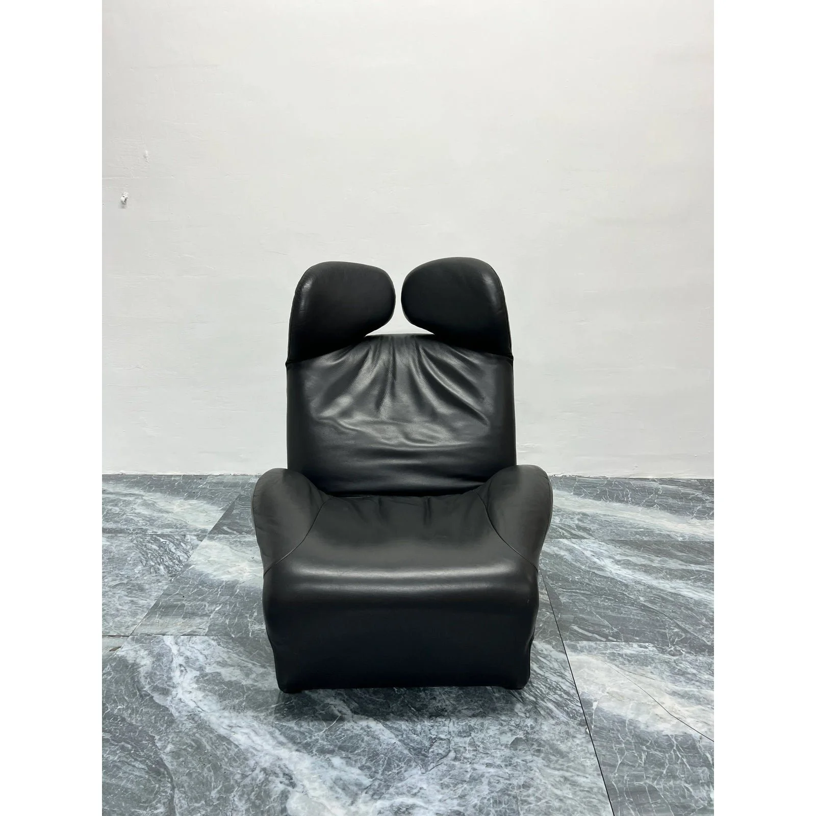 toshiyuki-kita-wink-charcoal-gray-leather-lounge-chair-for-cassina-1980s-1660