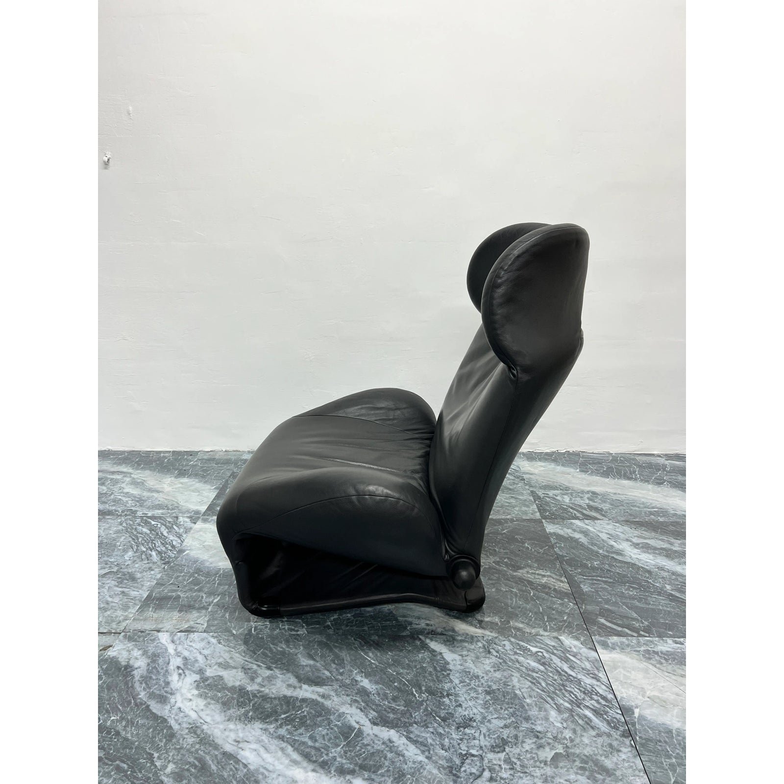 toshiyuki-kita-wink-charcoal-gray-leather-lounge-chair-for-cassina-1980s-4970