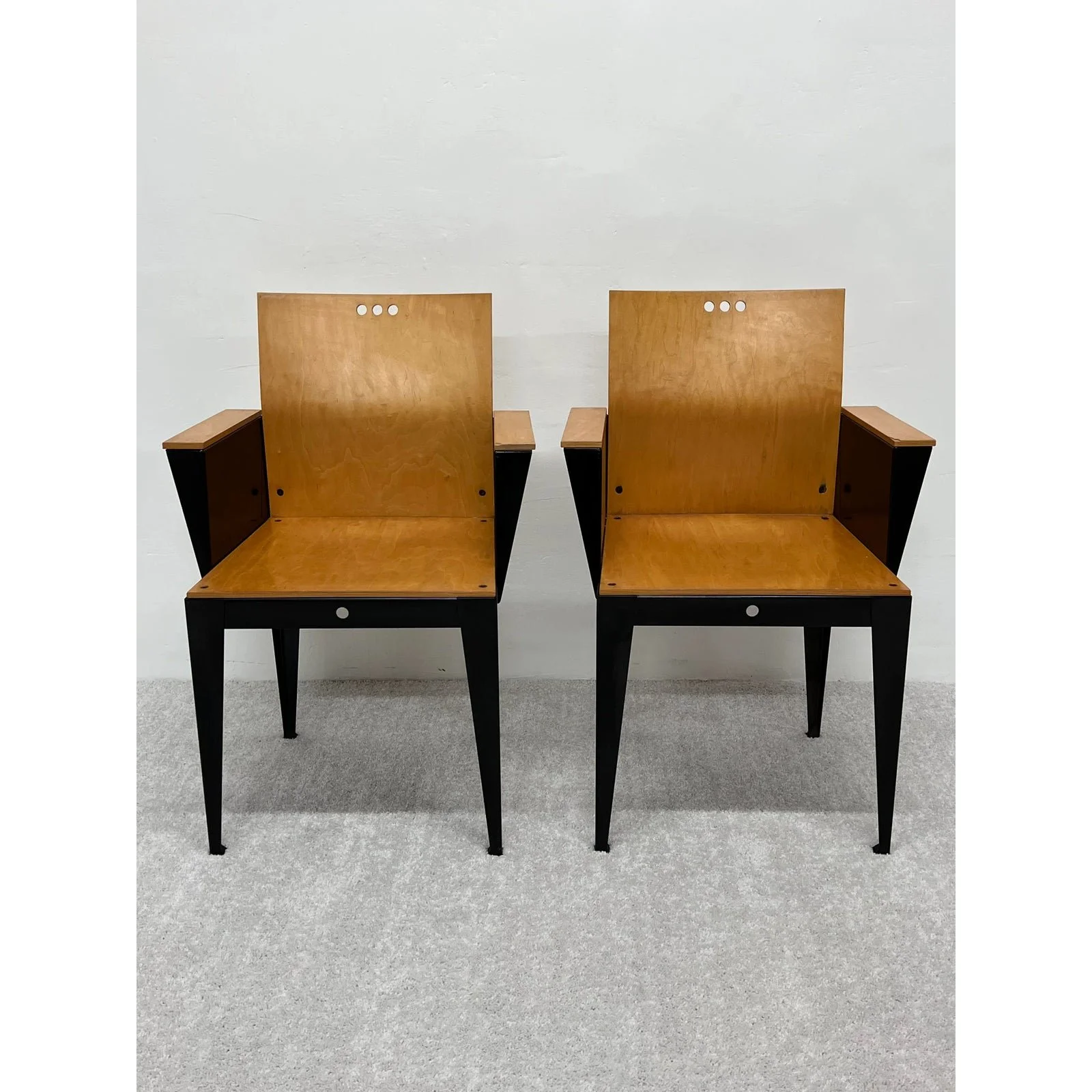 bruce-sienkowski-eli-armchair-for-charlotte-usa-1991