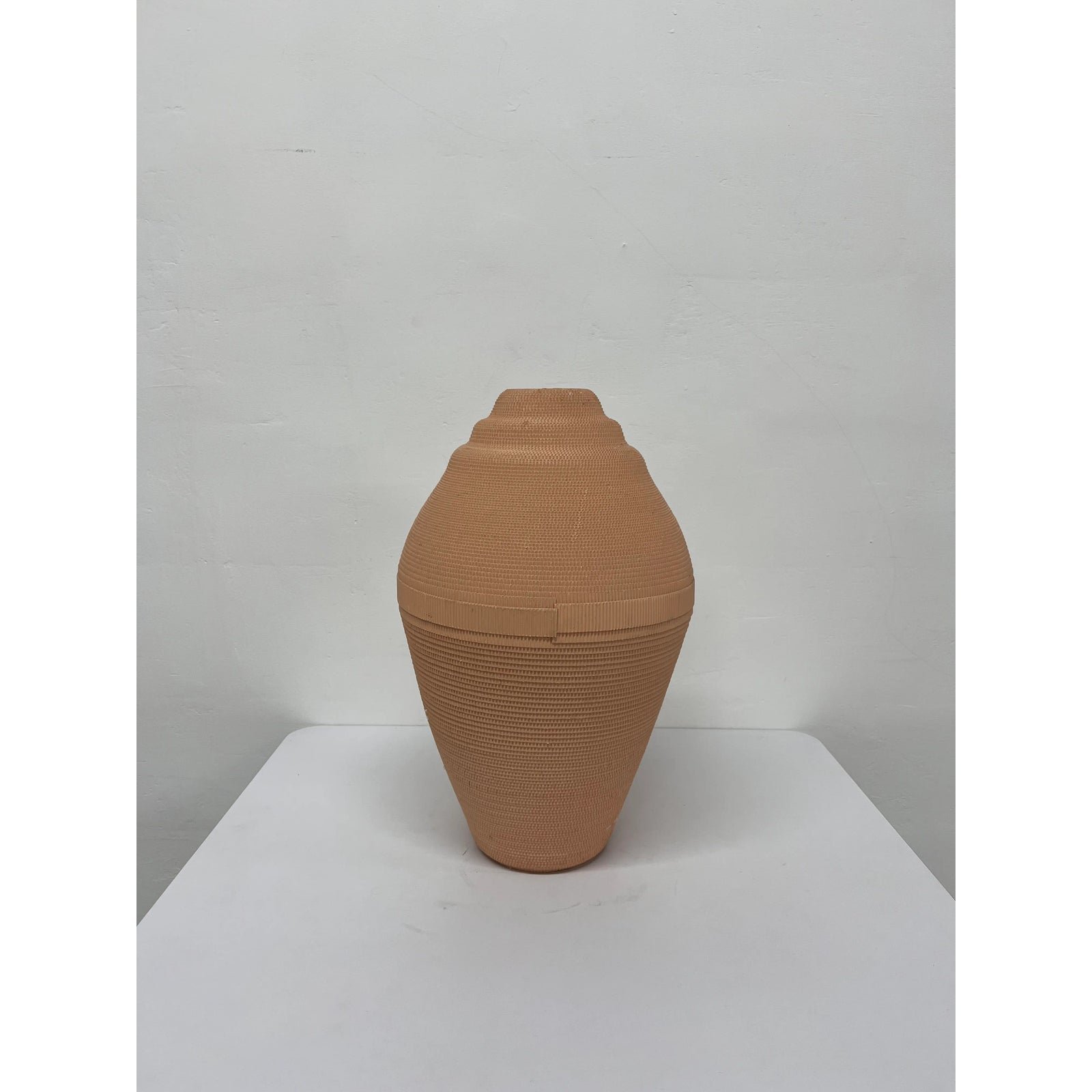 1980s-postmodern-dusty-peach-corrugated-cardboard-vase-by-flute-chicago-6630