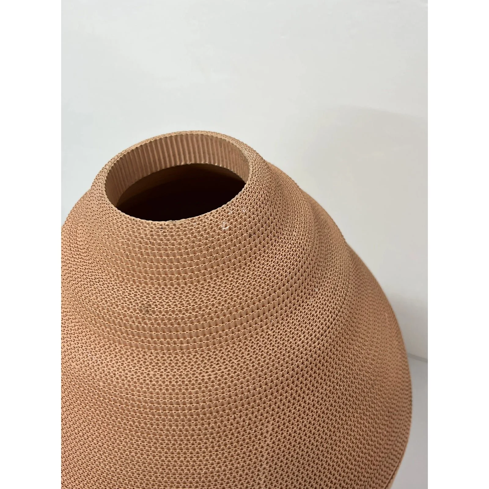 1980s-postmodern-dusty-peach-corrugated-cardboard-vase-by-flute-chicago-7940