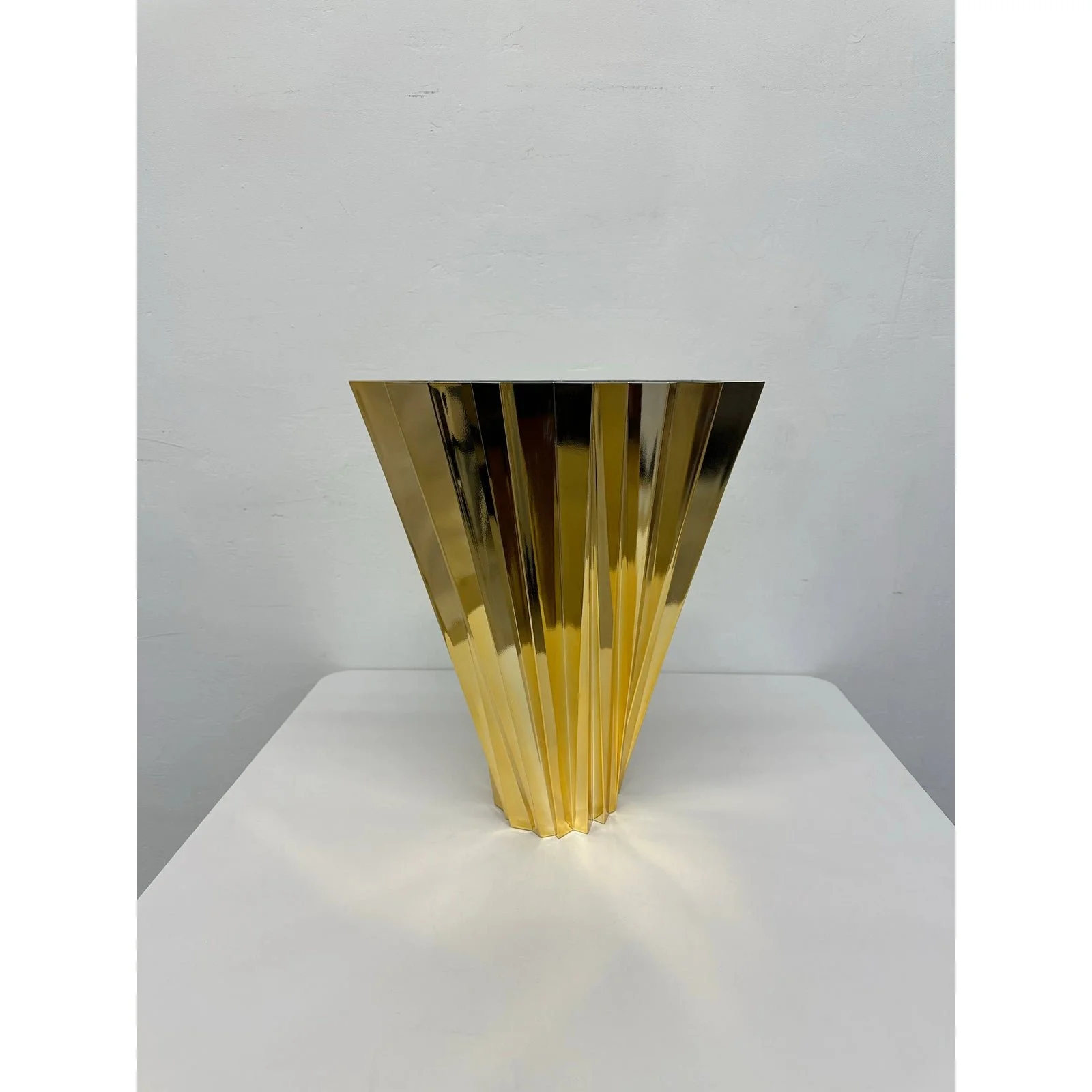 mario-bellini-shanghai-gold-vase-for-kartell-6243