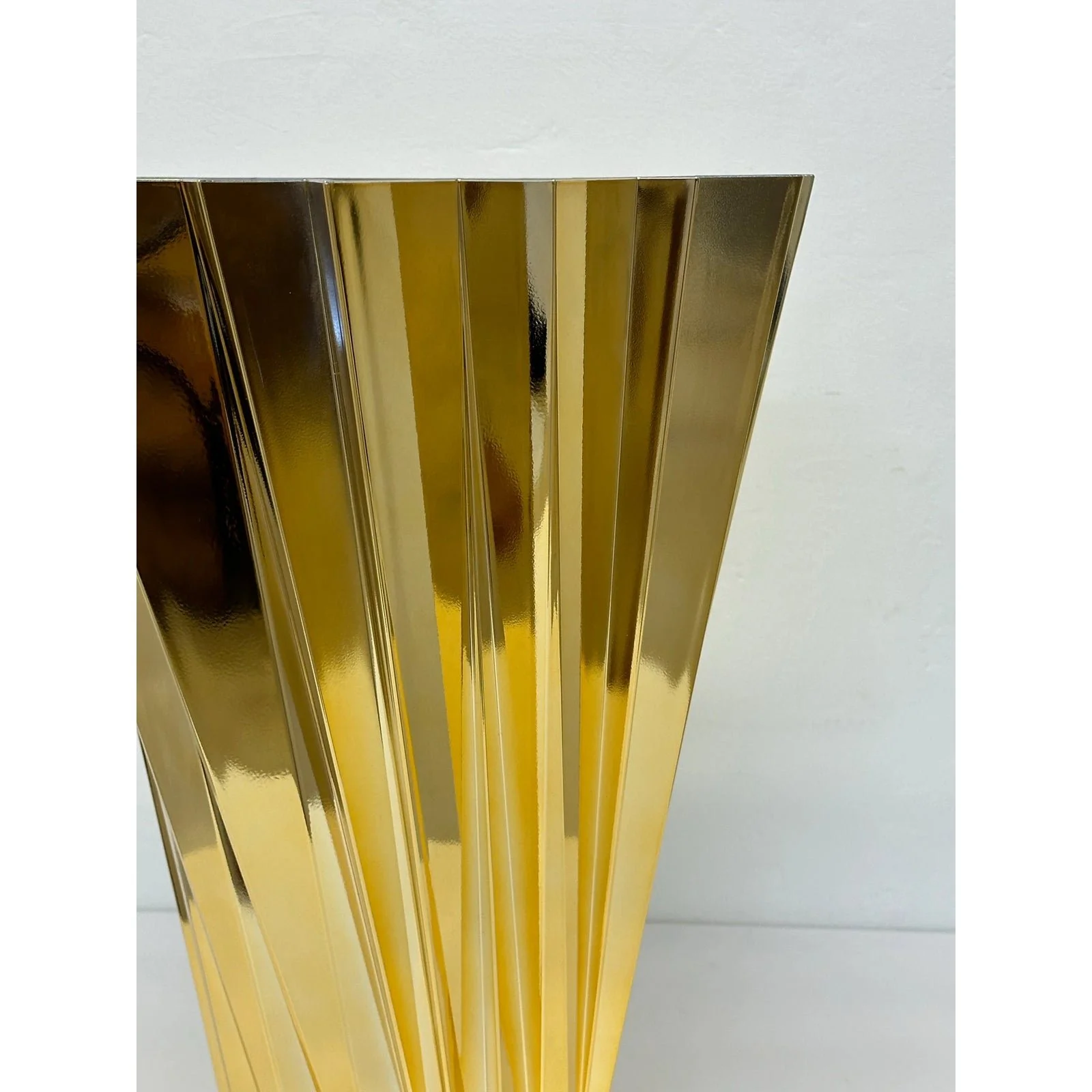 mario-bellini-shanghai-gold-vase-for-kartell-4266
