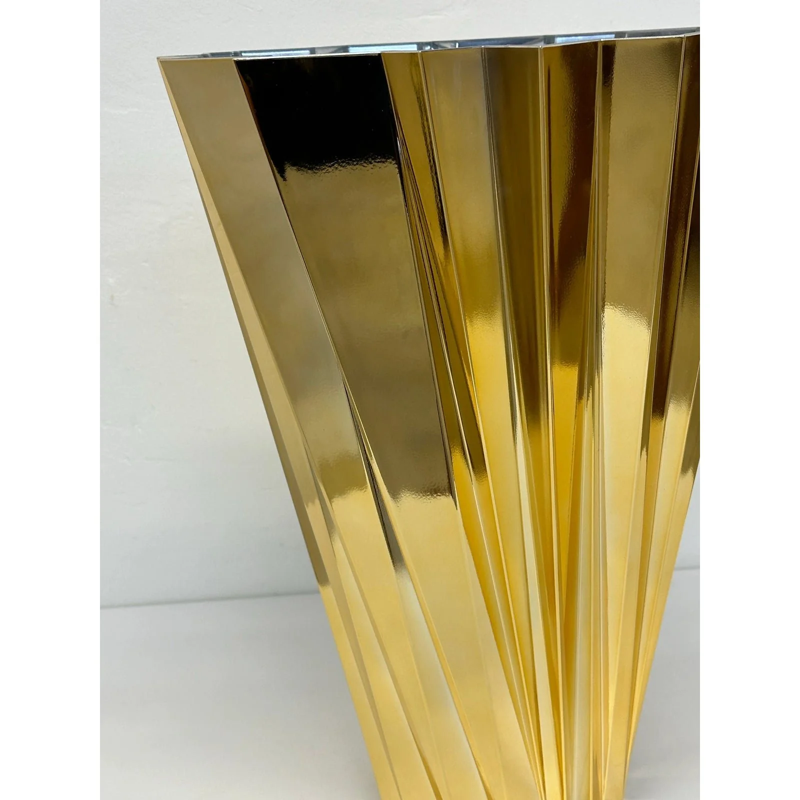 mario-bellini-shanghai-gold-vase-for-kartell-3721