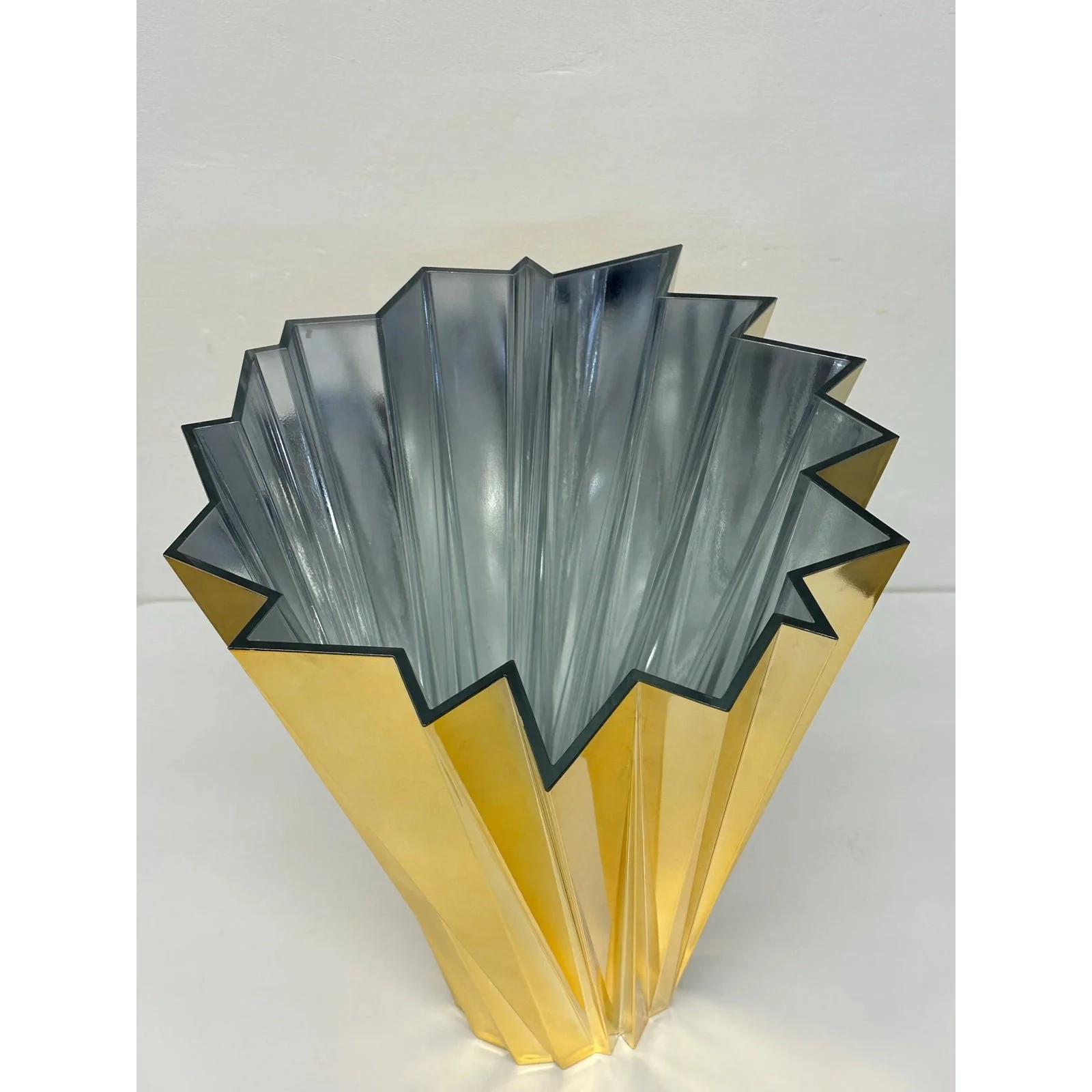 mario-bellini-shanghai-gold-vase-for-kartell-3447