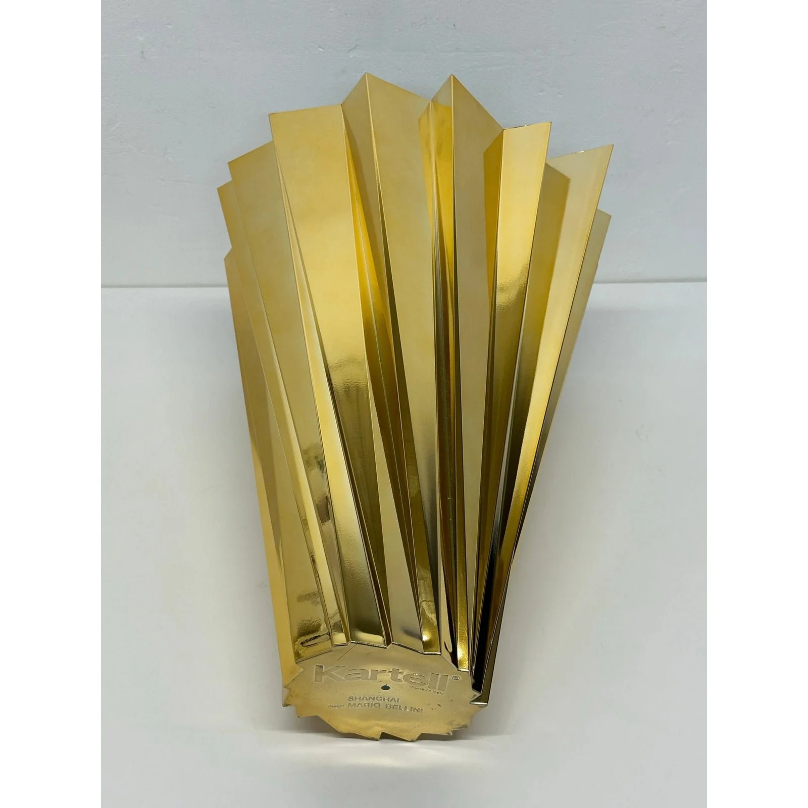 mario-bellini-shanghai-gold-vase-for-kartell-4131