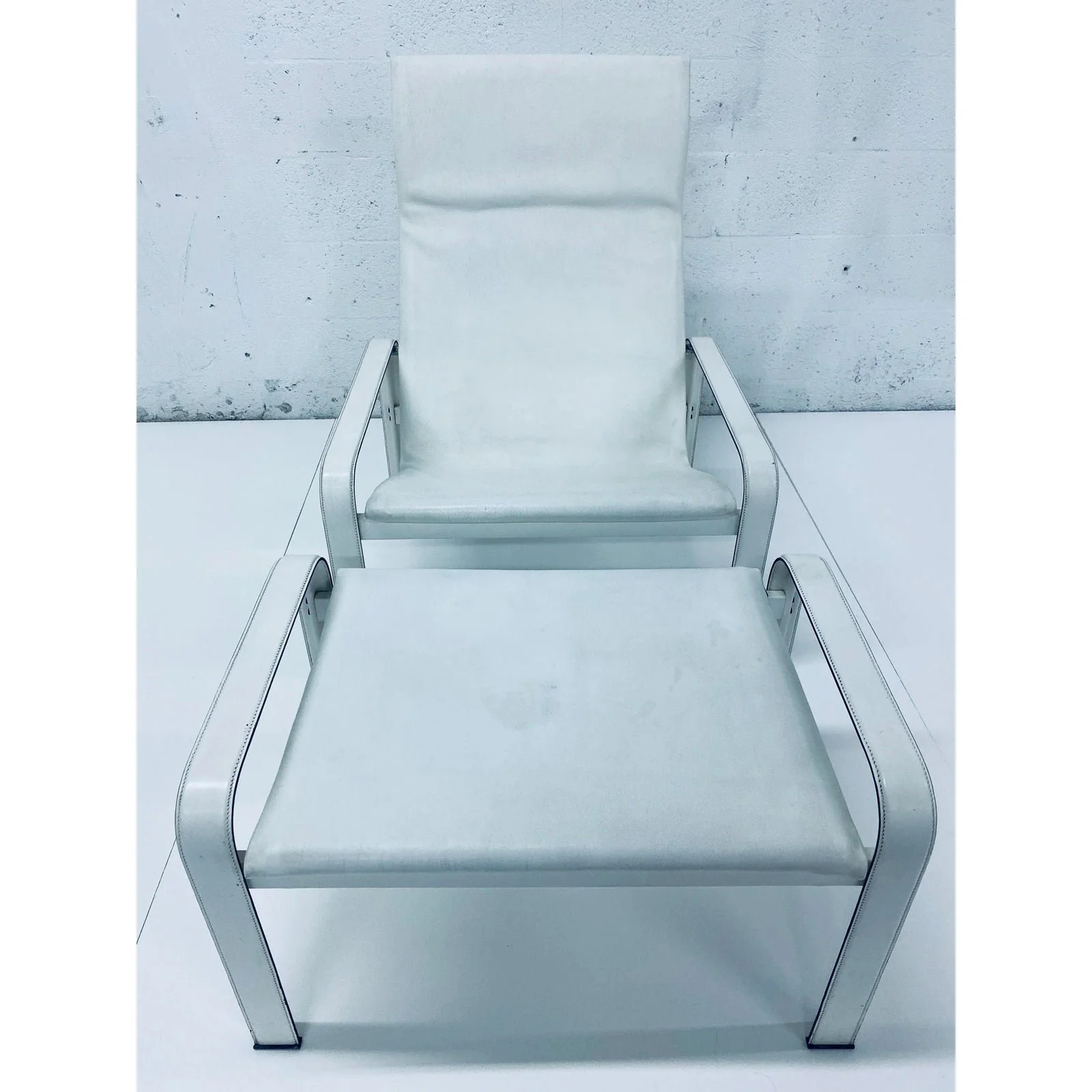 matteo-grassi-leather-sistina-lounge-chair-and-foot-stool-vintage-1980s-7360