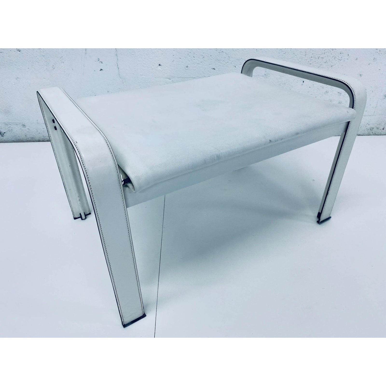 matteo-grassi-leather-sistina-lounge-chair-and-foot-stool-vintage-1980s-3428