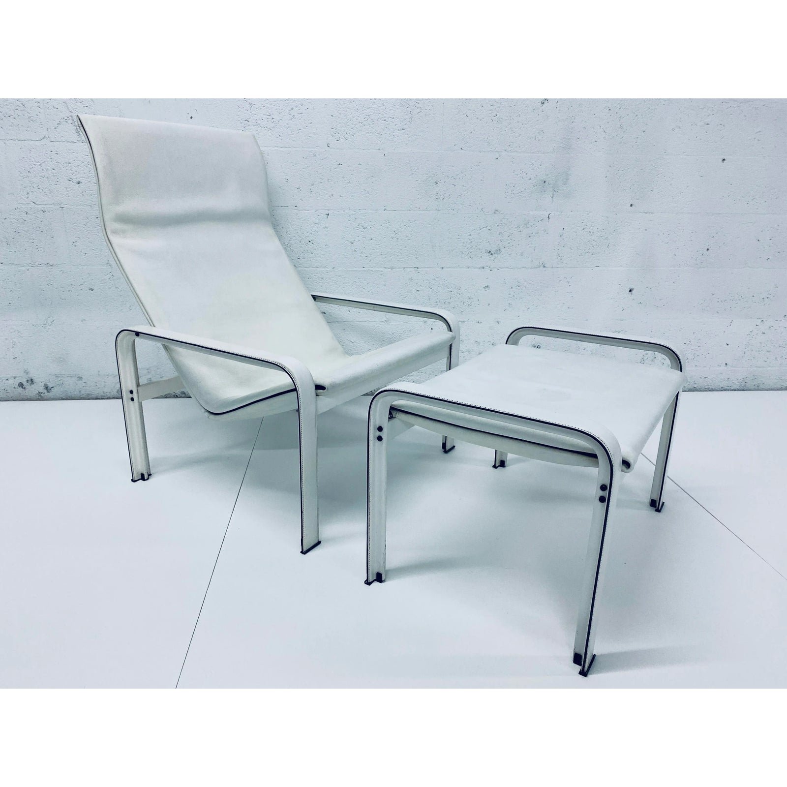 matteo-grassi-leather-sistina-lounge-chair-and-foot-stool-vintage-1980