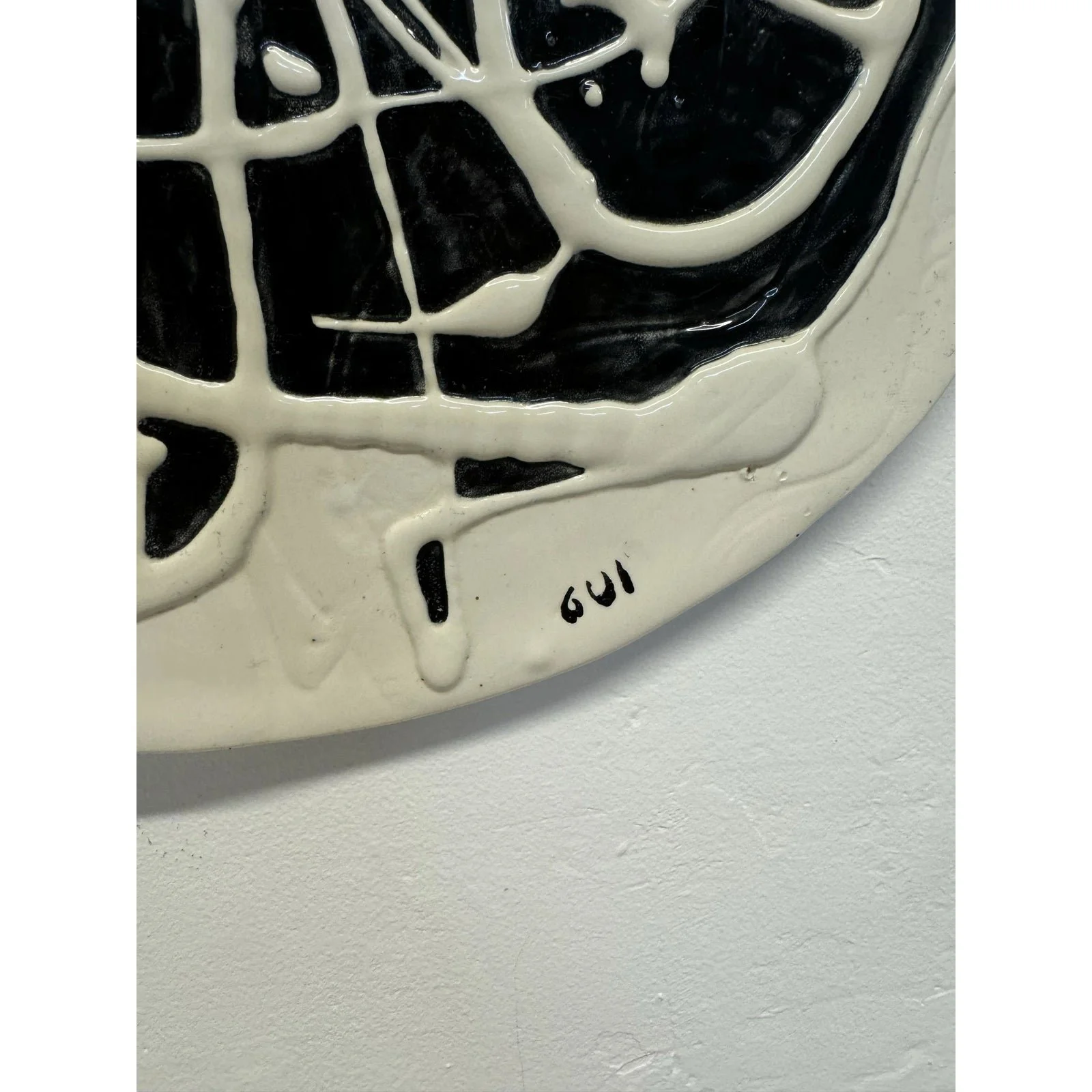 modern-artisan-crafted-ceramic-plate-signed-gui-8275