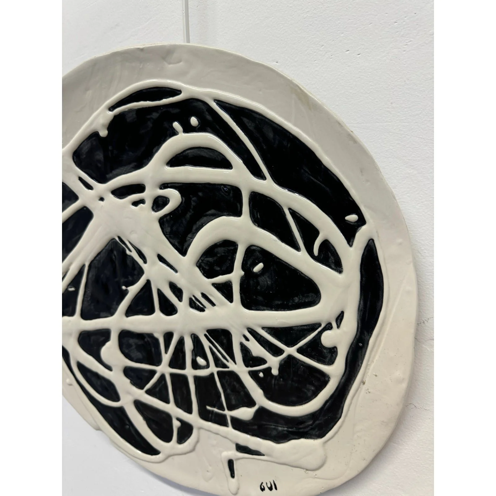 modern-artisan-crafted-ceramic-plate-signed-gui-1600