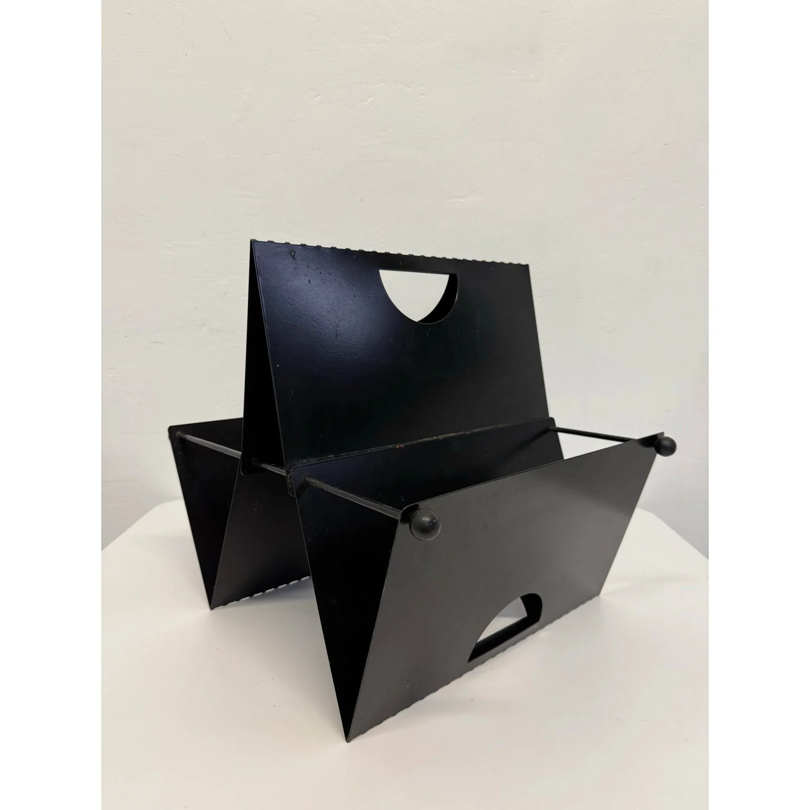 postmodern-memphis-style-black-metal-magazine-rack-1980s-3893