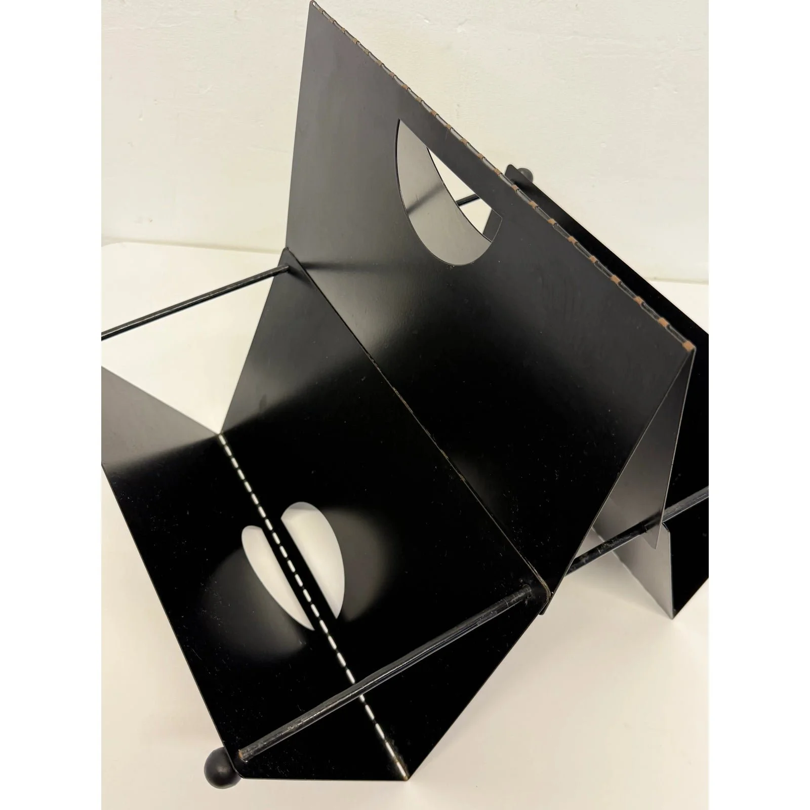 postmodern-memphis-style-black-metal-magazine-rack-1980