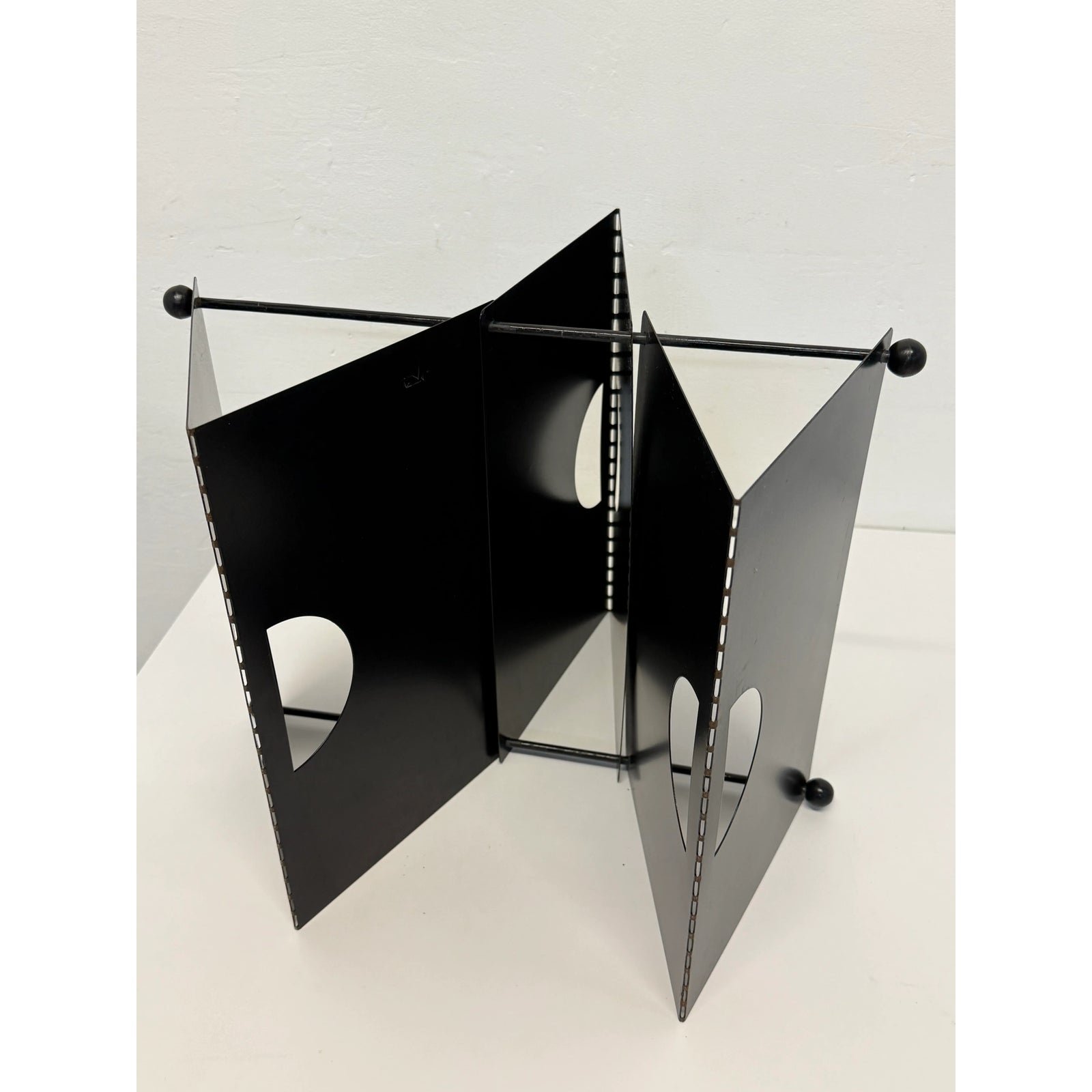 postmodern-memphis-style-black-metal-magazine-rack-1980