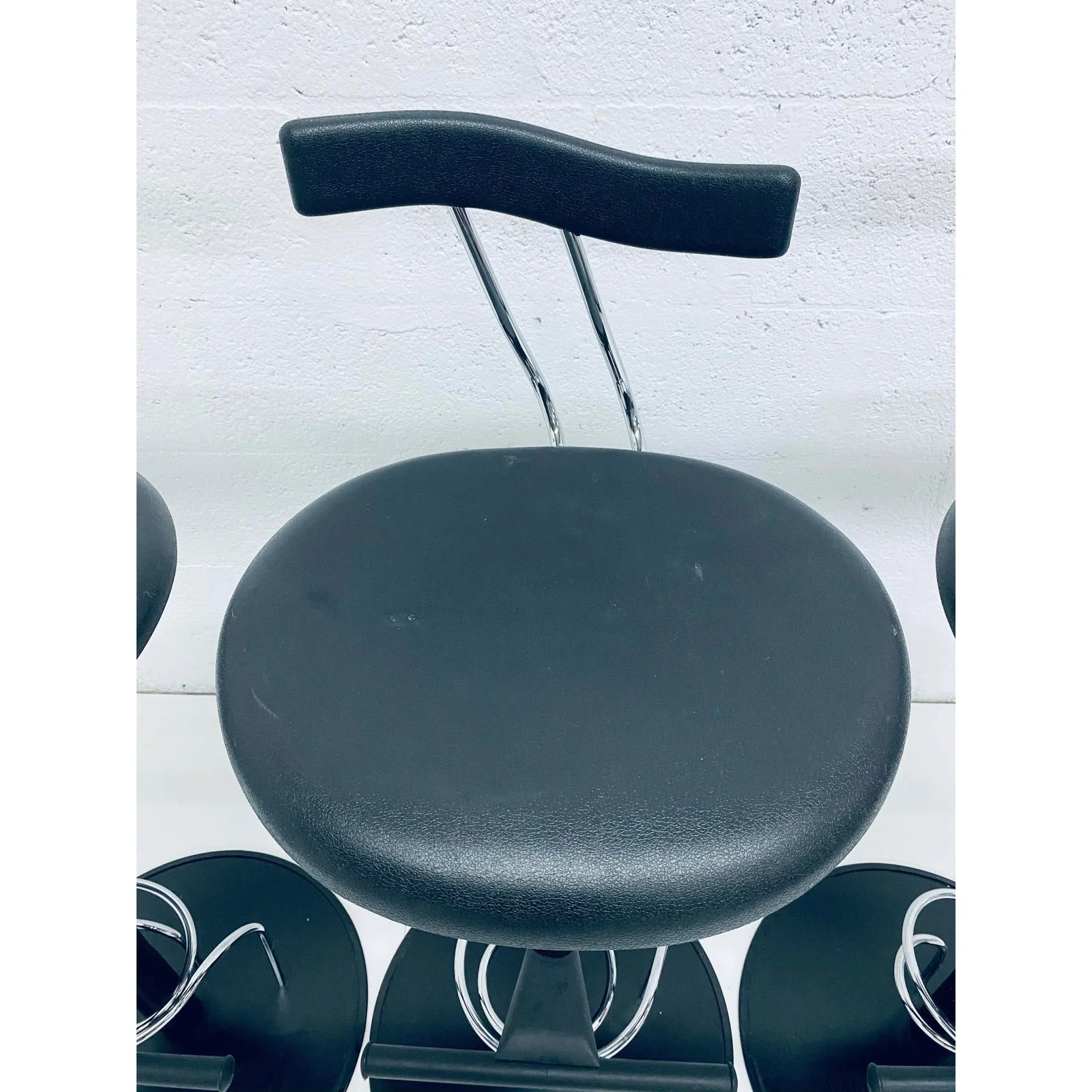 three-postmodern-memphis-style-bar-stools-italy-1980s-8553