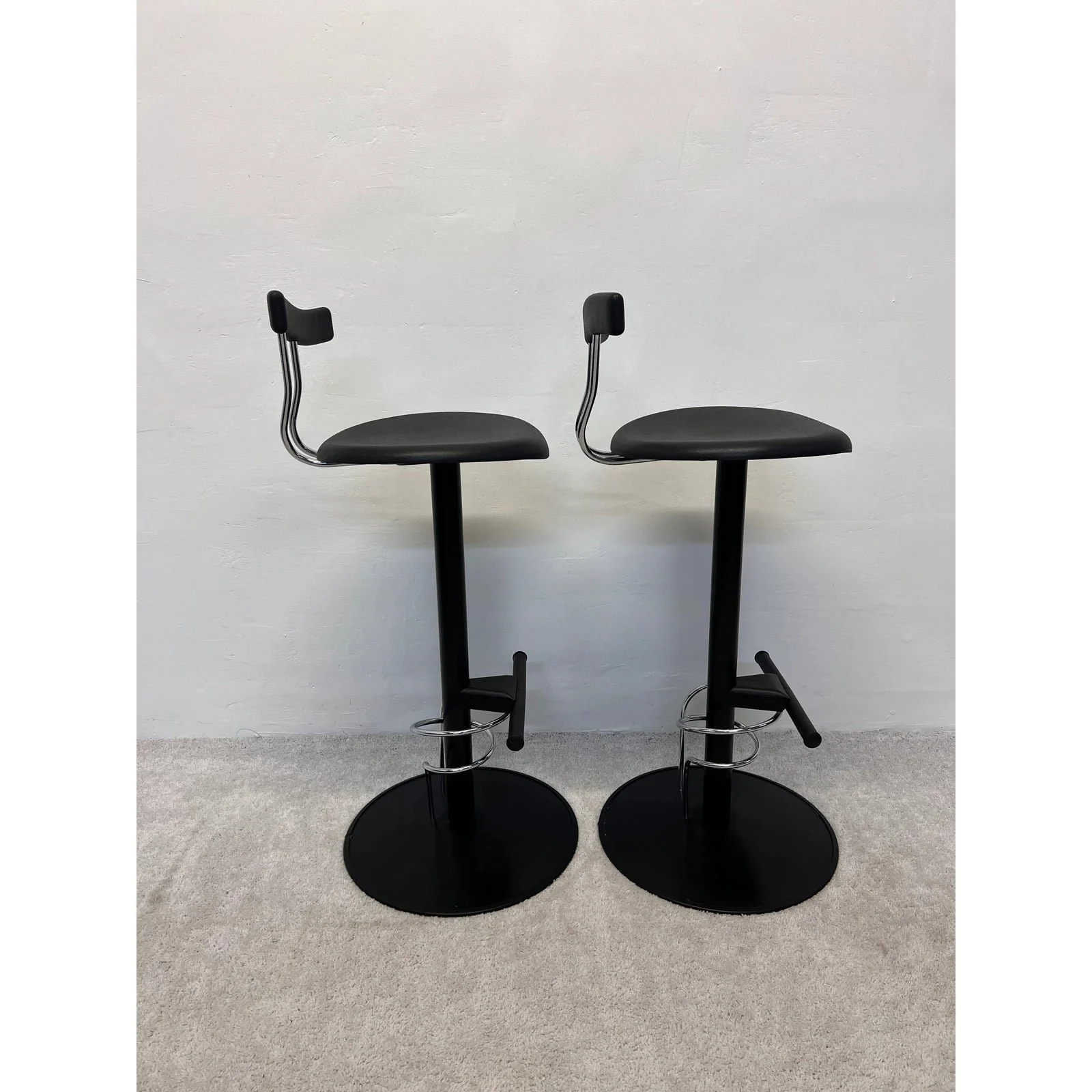 postmodern-memphis-style-bar-stools-italy-1980s-a-pair-5692
