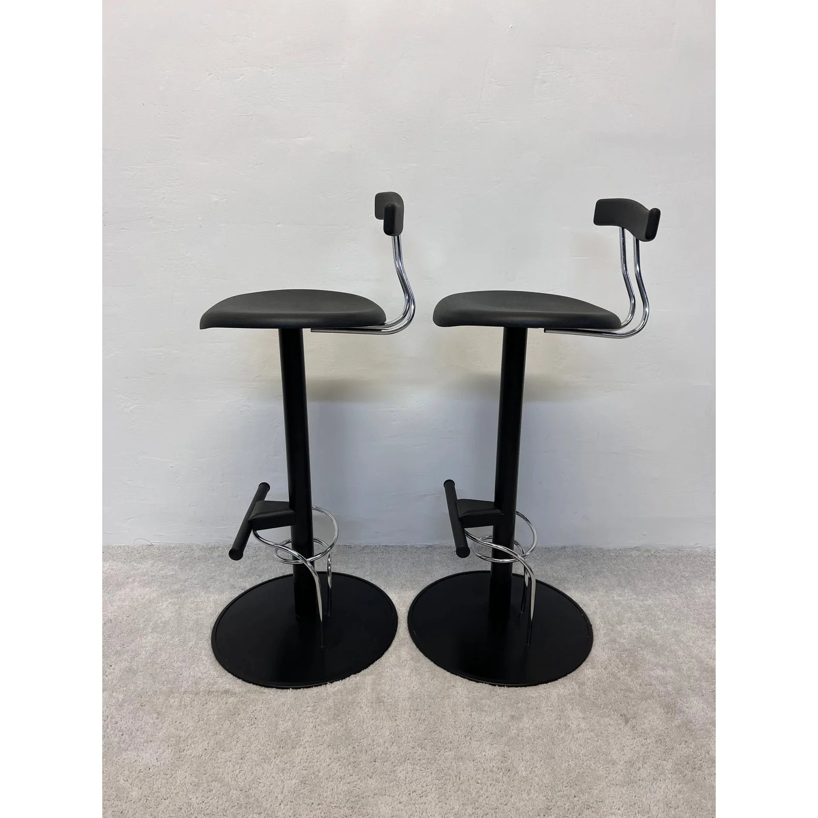 postmodern-memphis-style-bar-stools-italy-1980s-a-pair-3465