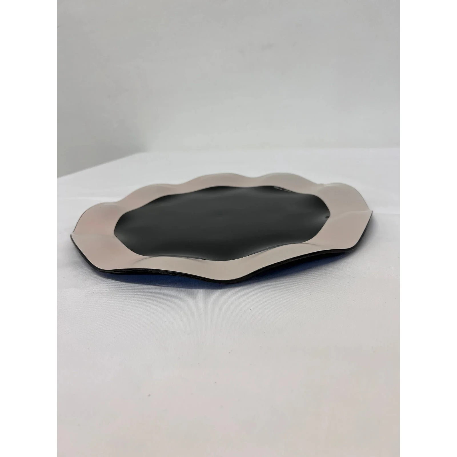 claudia-shuride-postmodern-glass-plate-1980s-9348