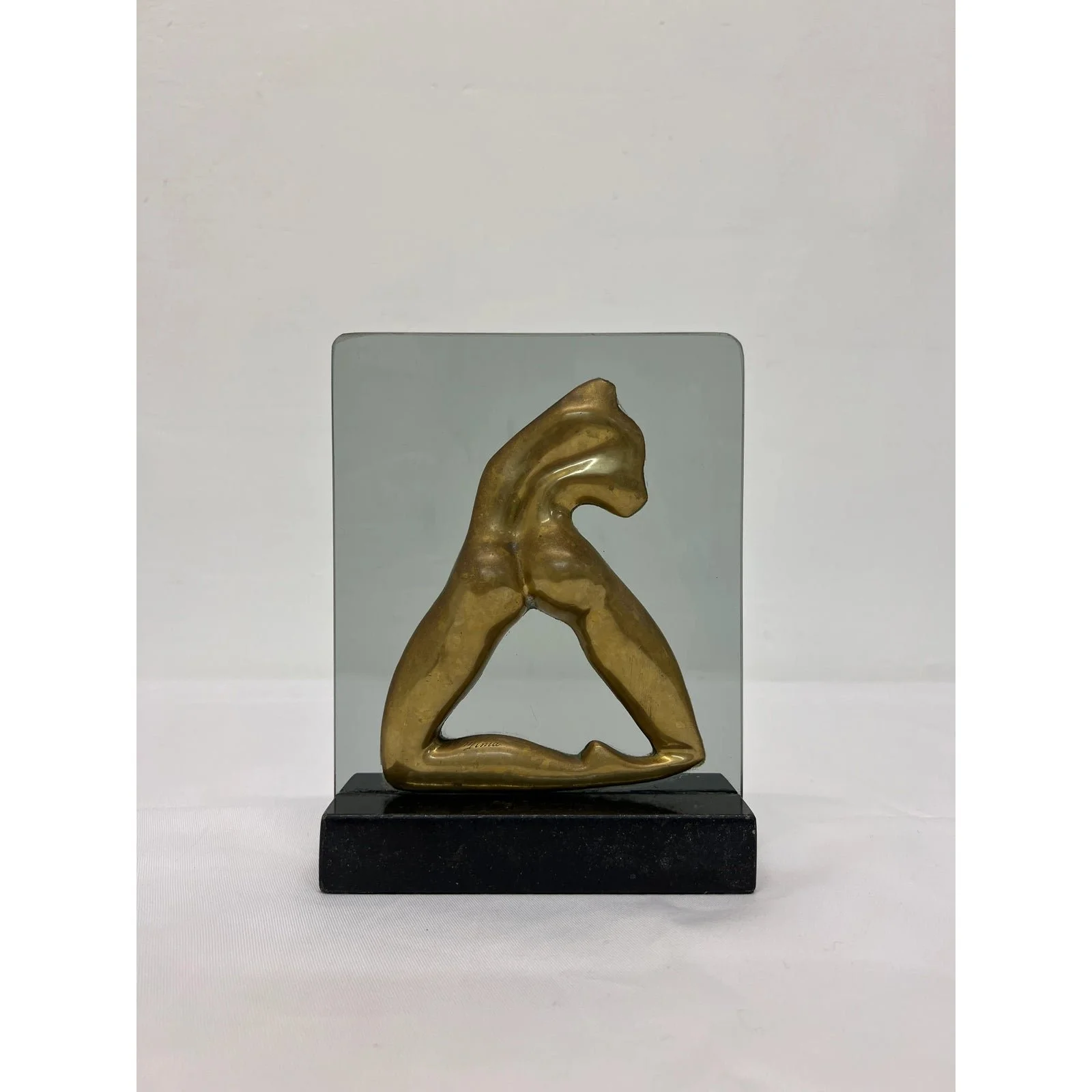 brazilian-mid-century-modern-bronze-sculpture-on-glass-and-granite-base-1960s-9325