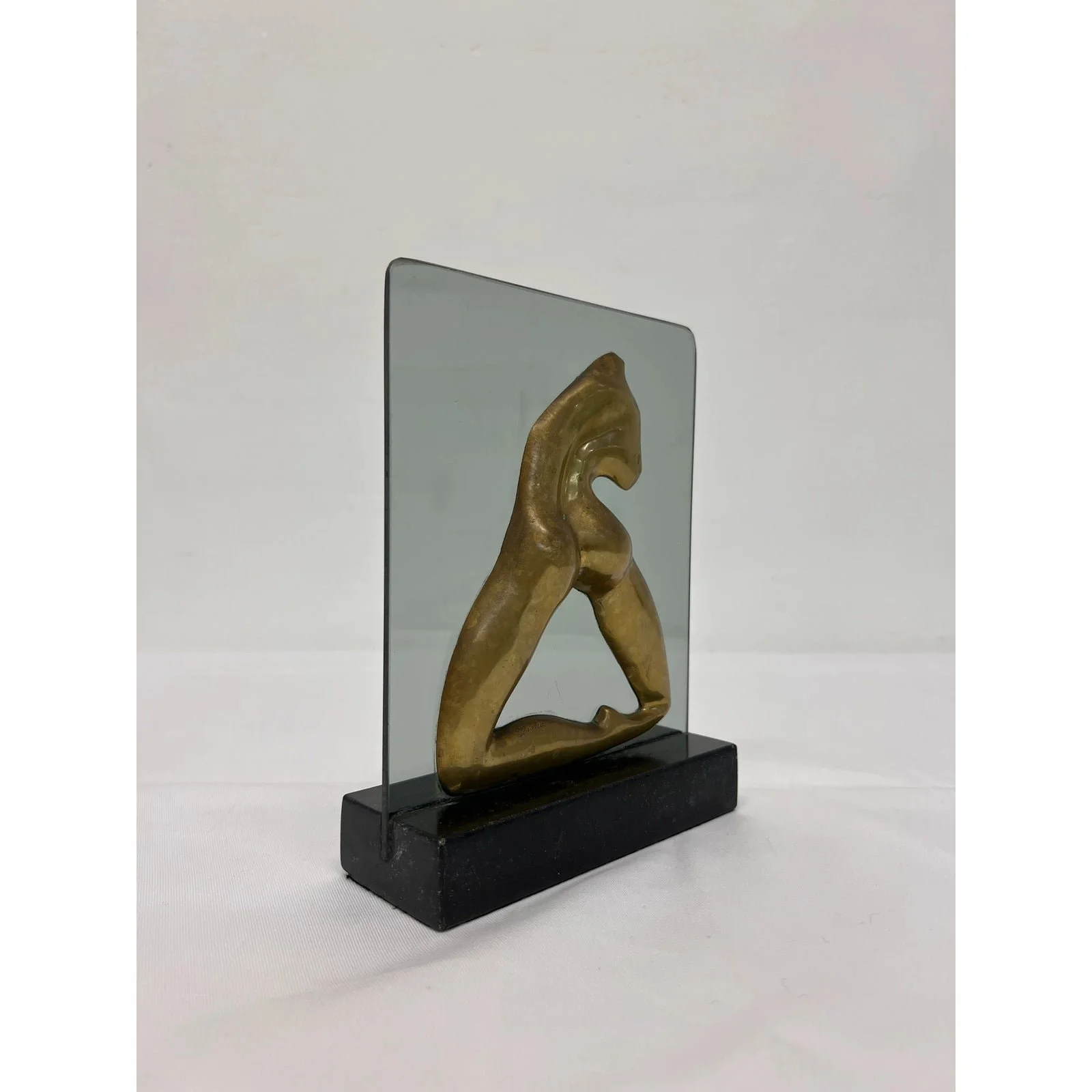 brazilian-mid-century-modern-bronze-sculpture-on-glass-and-granite-base-1960s-6851