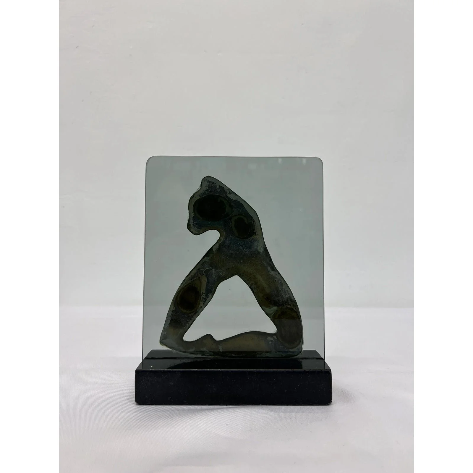 brazilian-mid-century-modern-bronze-sculpture-on-glass-and-granite-base-1960s-3790