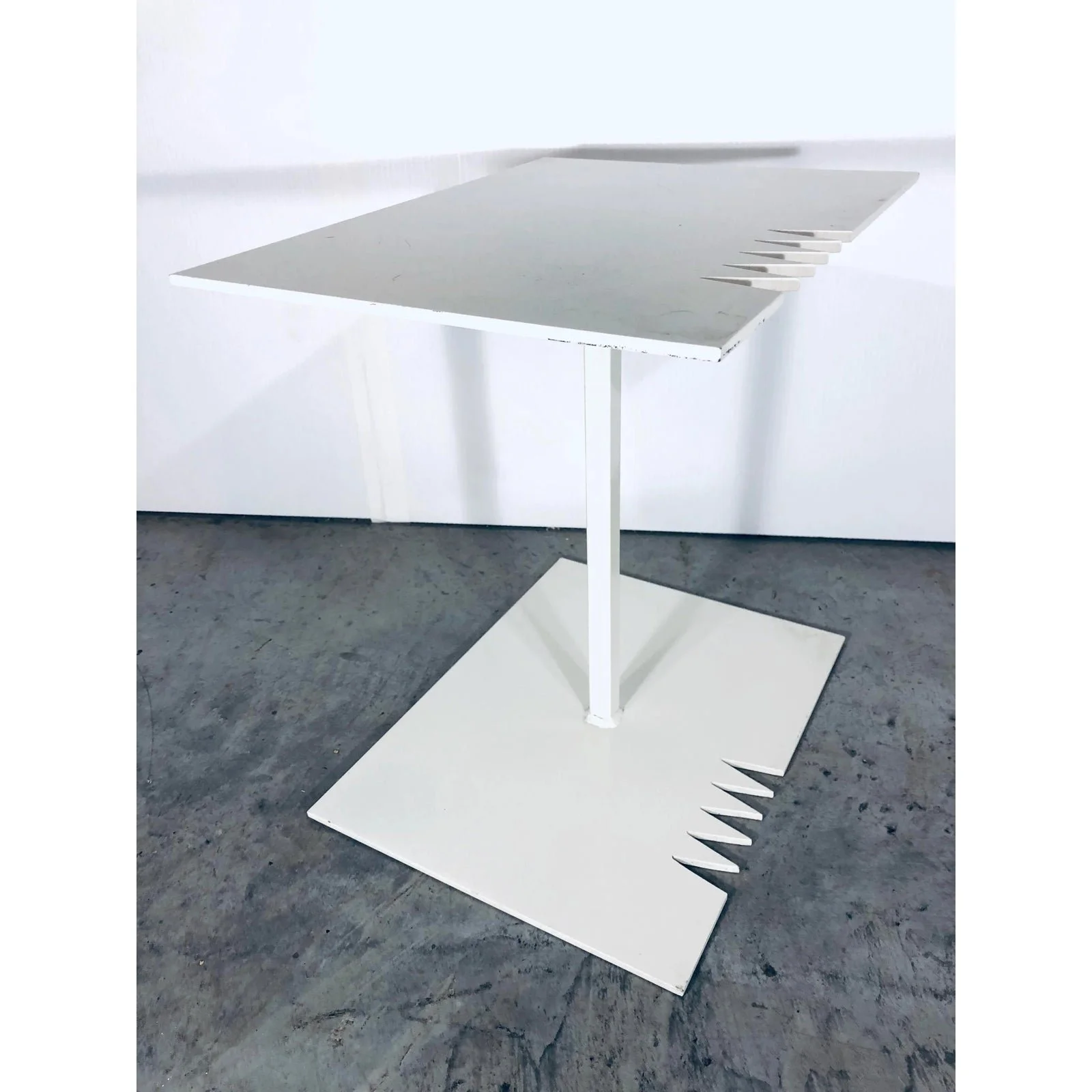artist-signed-white-lacquered-steel-side-table-9334
